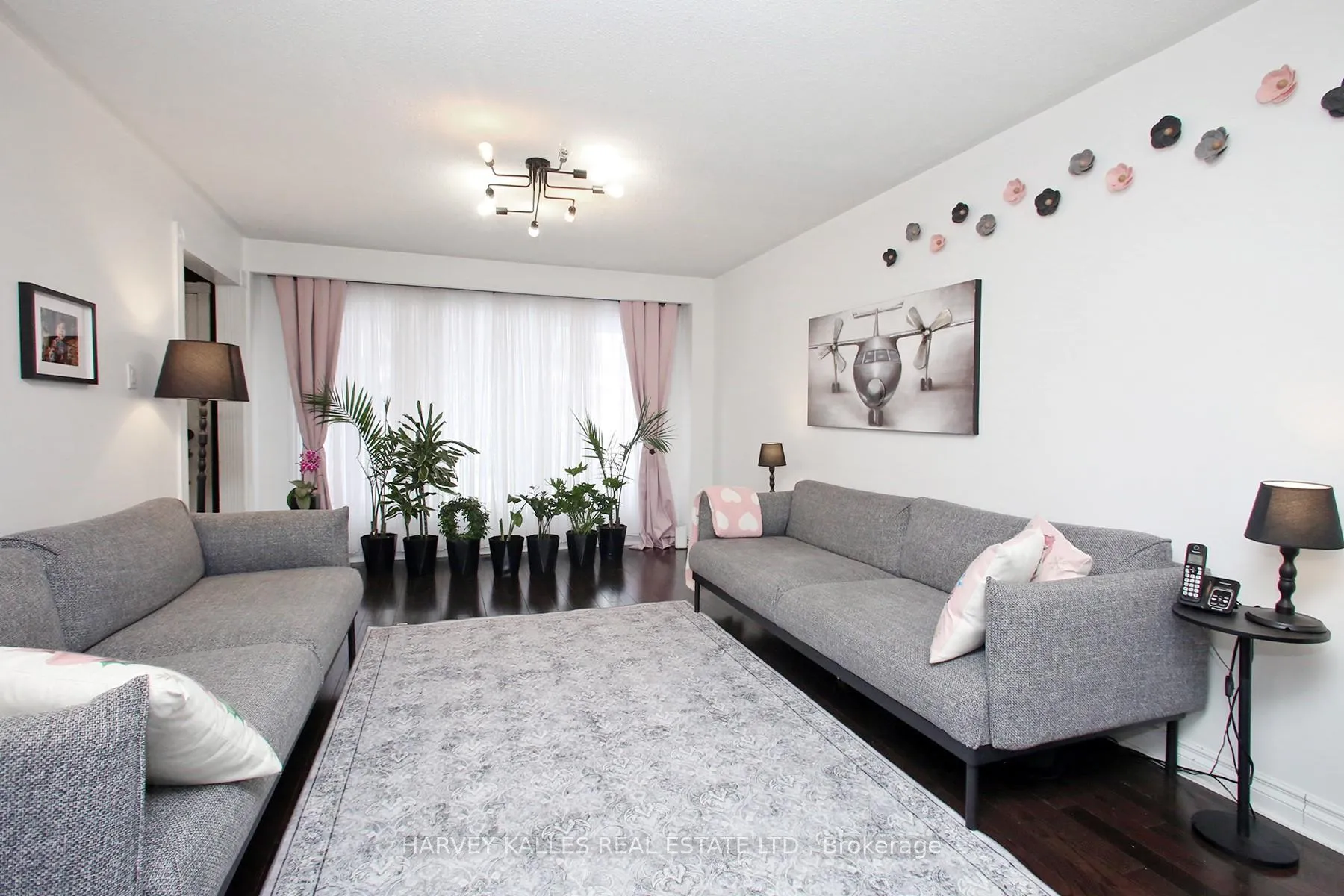 Photo 7 of 161 Romfield Circuit, Markham, Royal Orchard — HOMEH