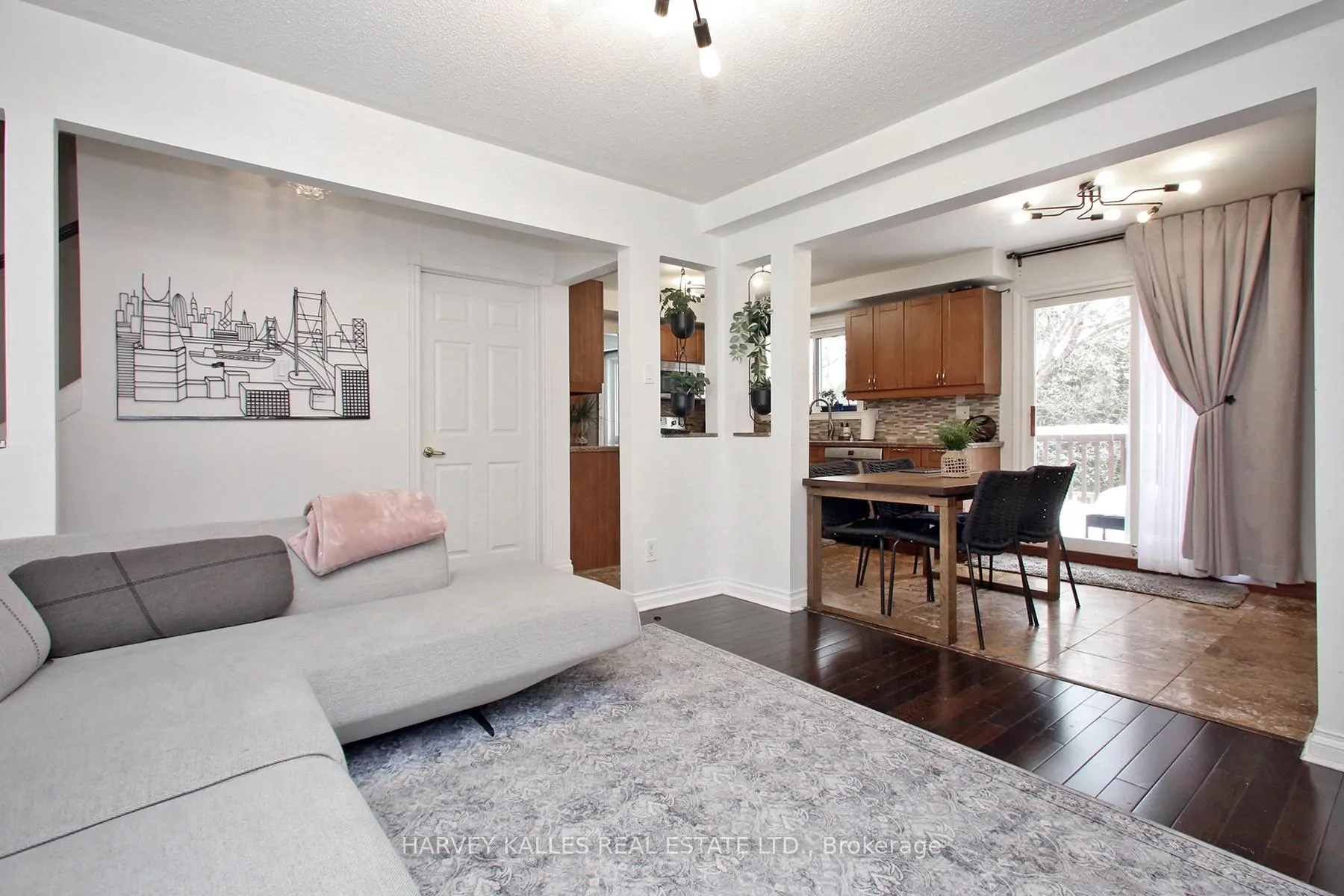 Photo 11 of 161 Romfield Circuit, Markham, Royal Orchard — HOMEH