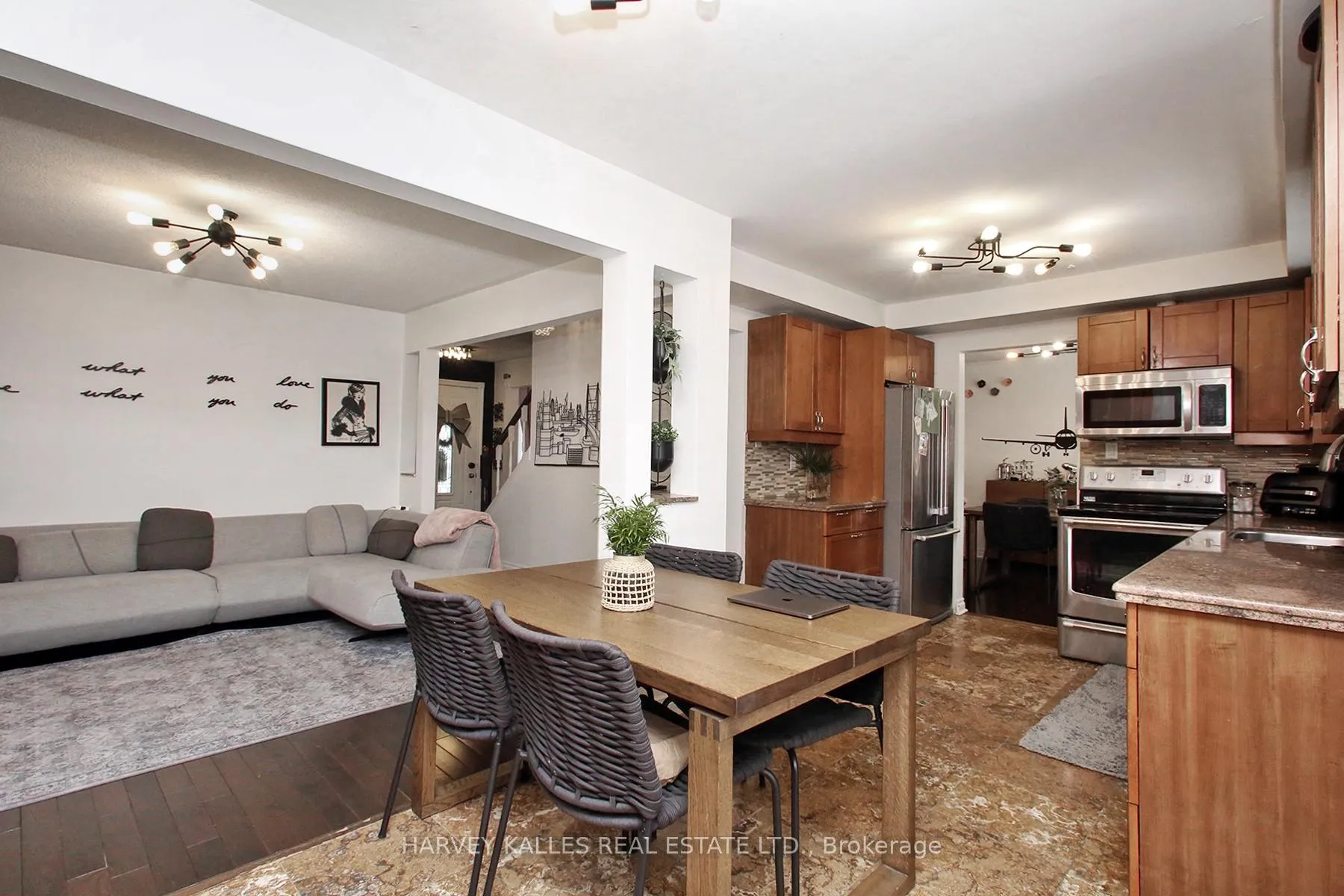 Photo 12 of 161 Romfield Circuit, Markham, Royal Orchard — HOMEH