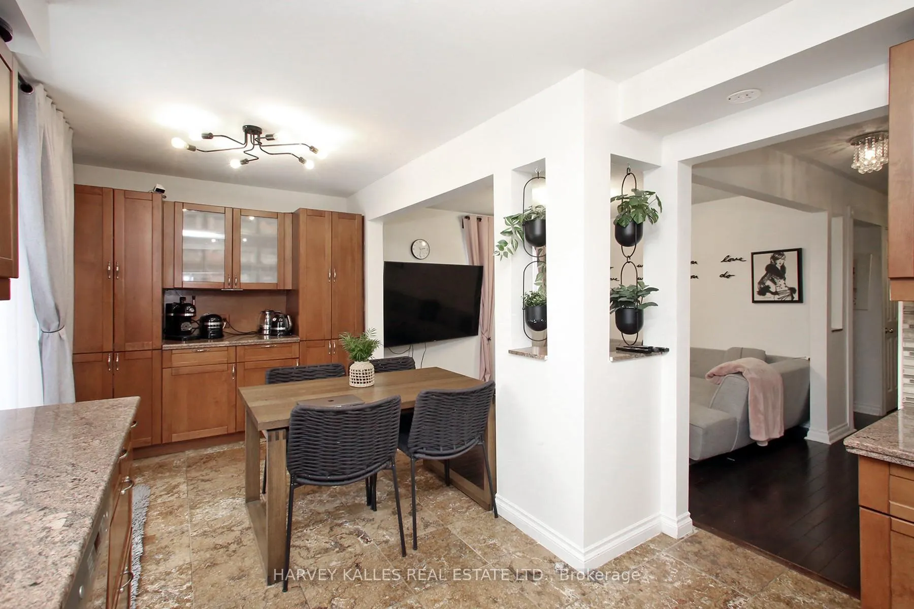 Photo 14 of 161 Romfield Circuit, Markham, Royal Orchard — HOMEH
