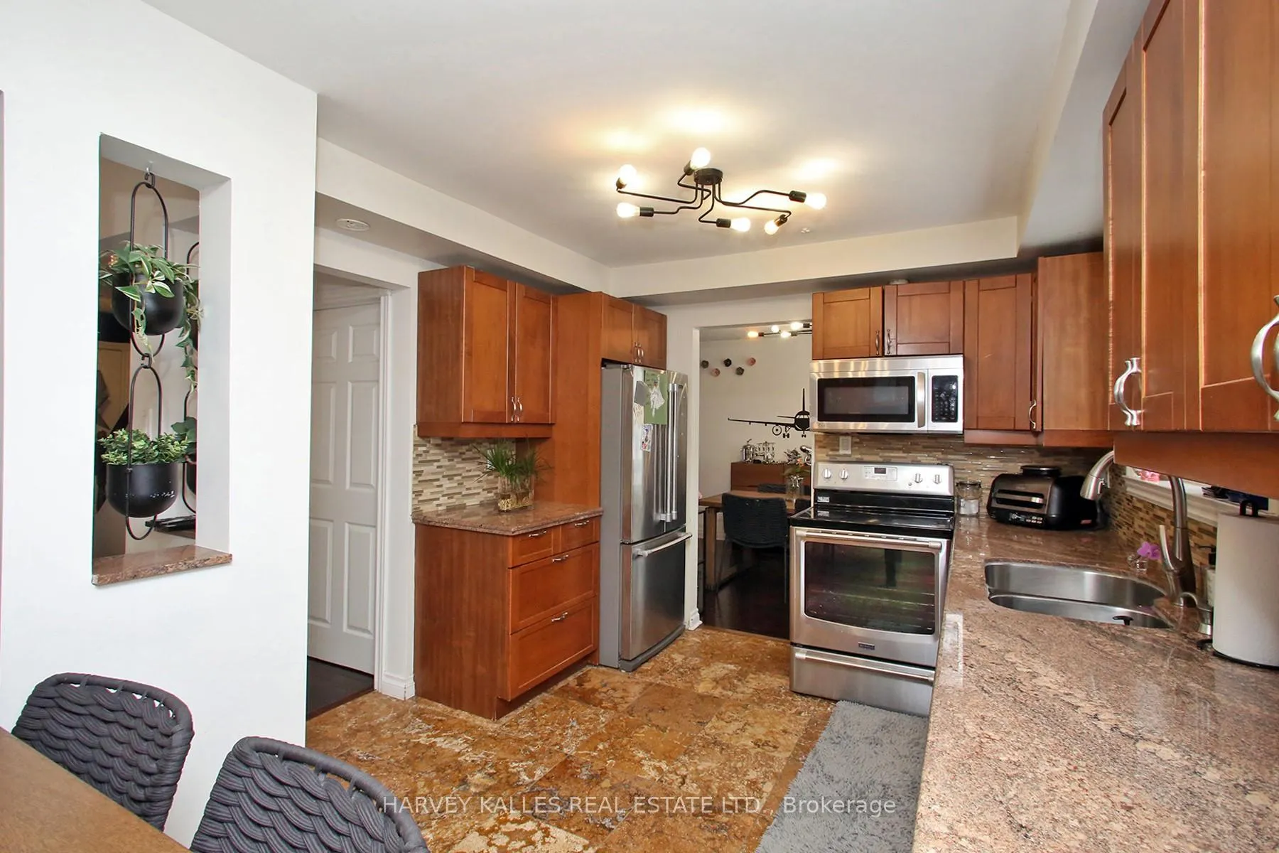 Photo 15 of 161 Romfield Circuit, Markham, Royal Orchard — HOMEH