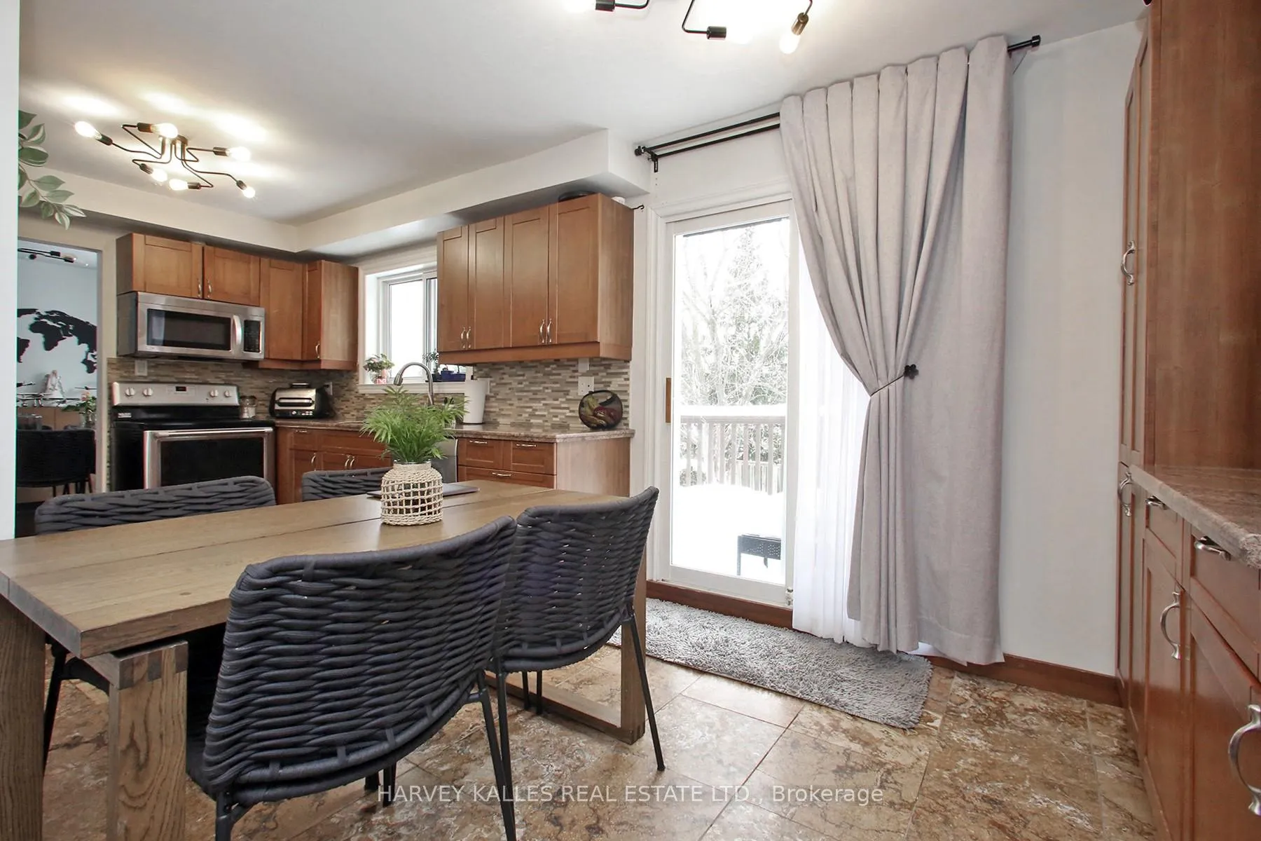 Photo 17 of 161 Romfield Circuit, Markham, Royal Orchard — HOMEH