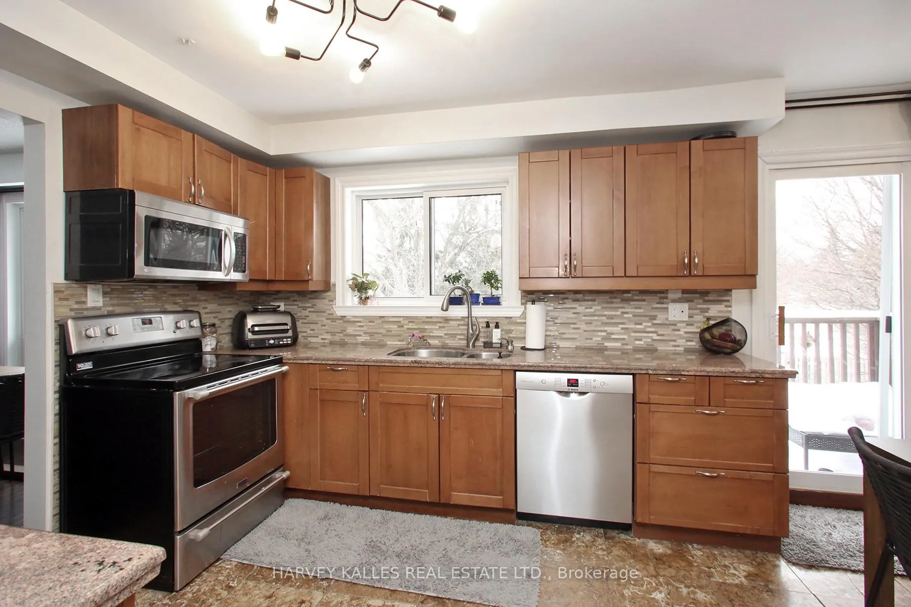 Photo 19 of 161 Romfield Circuit, Markham, Royal Orchard — HOMEH