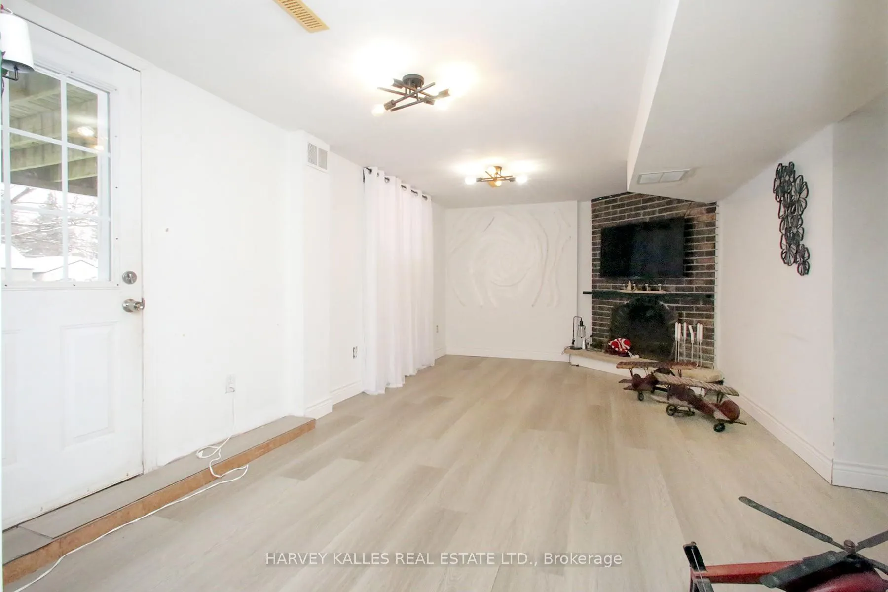 Photo 23 of 161 Romfield Circuit, Markham, Royal Orchard — HOMEH