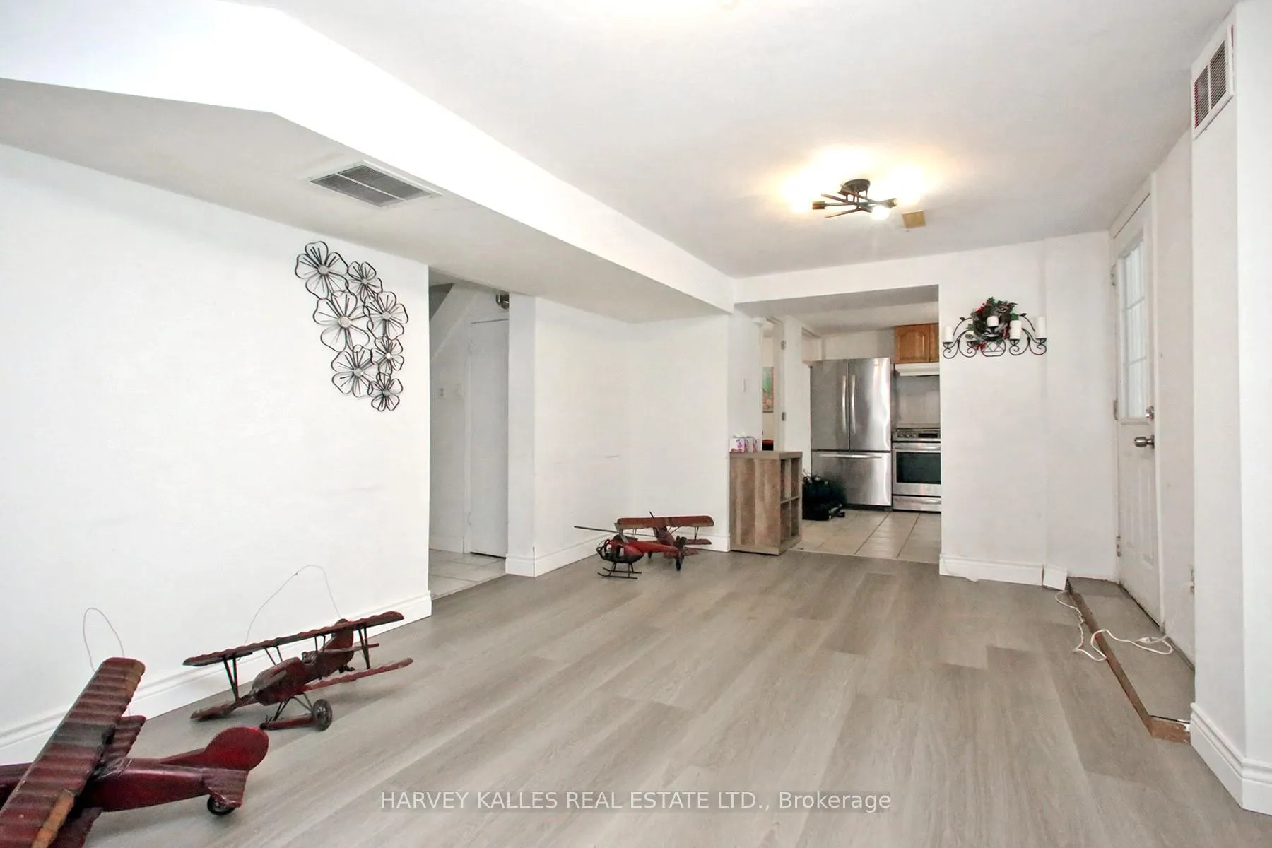 Photo 24 of 161 Romfield Circuit, Markham, Royal Orchard — HOMEH