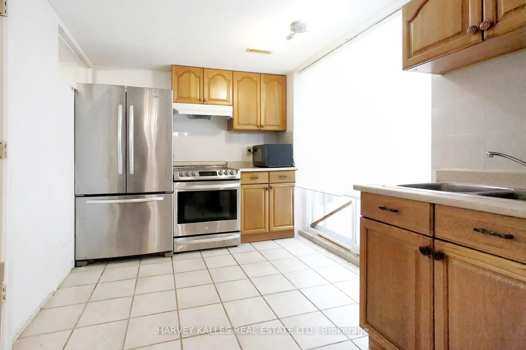 Photo 25 of 161 Romfield Circuit, Markham, Royal Orchard — HOMEH