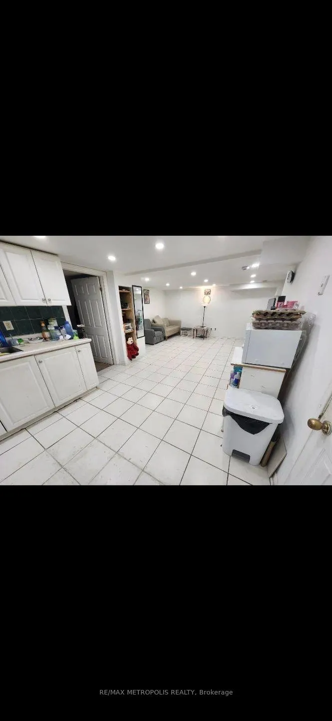 Photo 3 of Unit BSMT, 3244 Lawrence Avenue E, Scarborough, Woburn — HOMEH