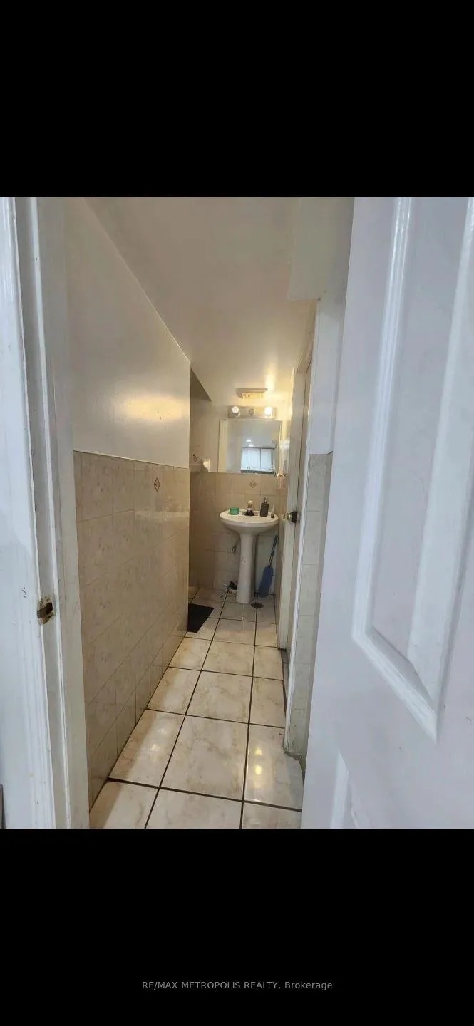 Photo 5 of Unit BSMT, 3244 Lawrence Avenue E, Scarborough, Woburn — HOMEH