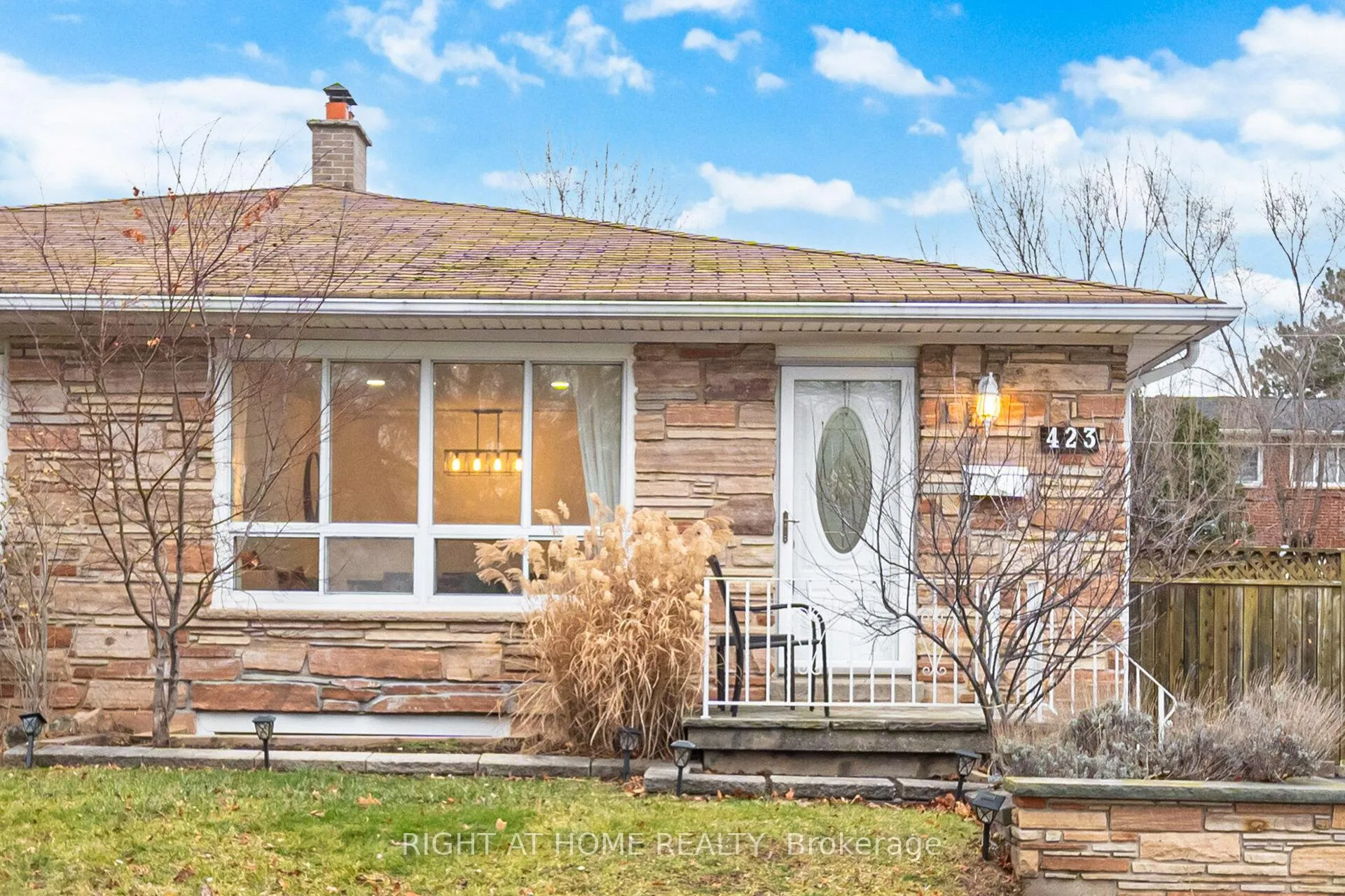 Photo 1 of 423 Melores Drive, Burlington, Appleby — HOMEH