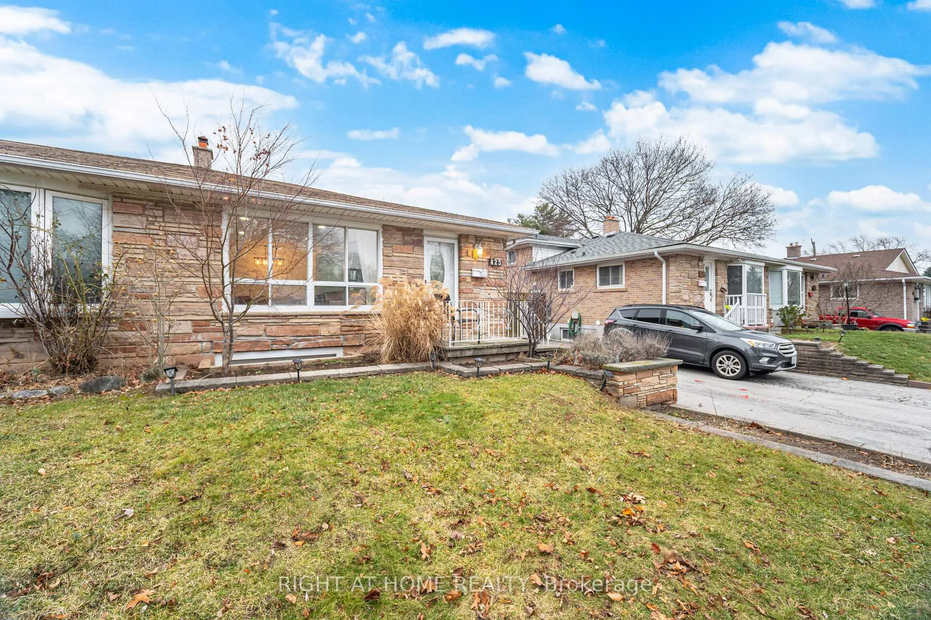 Photo 5 of 423 Melores Drive, Burlington, Appleby — HOMEH