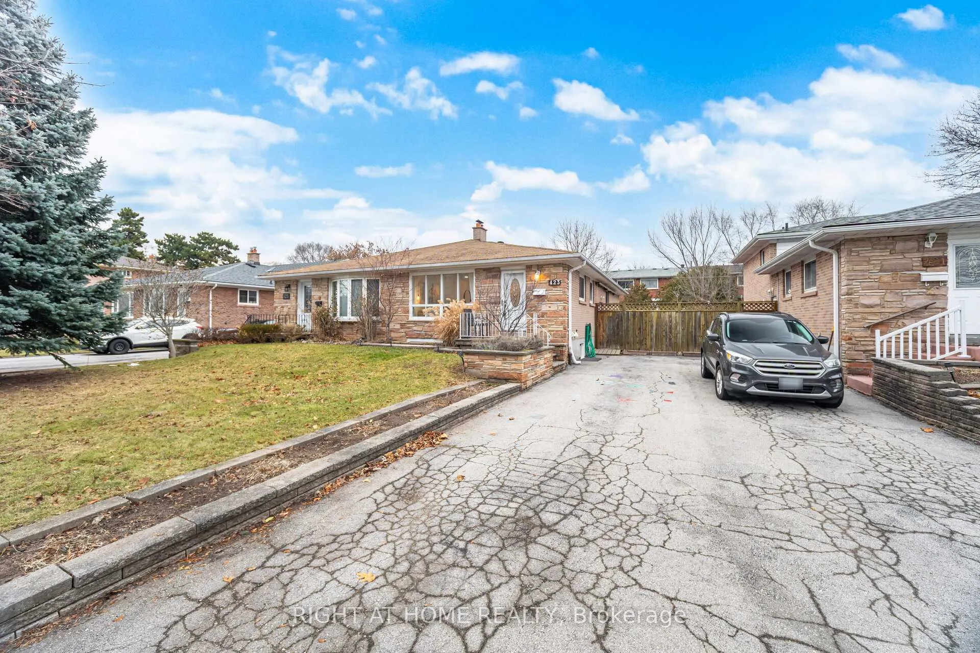 Photo 6 of 423 Melores Drive, Burlington, Appleby — HOMEH