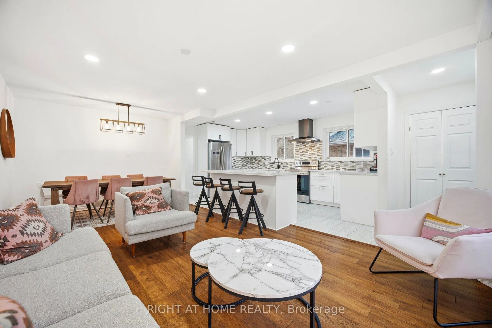 Photo 11 of 423 Melores Drive, Burlington, Appleby — HOMEH