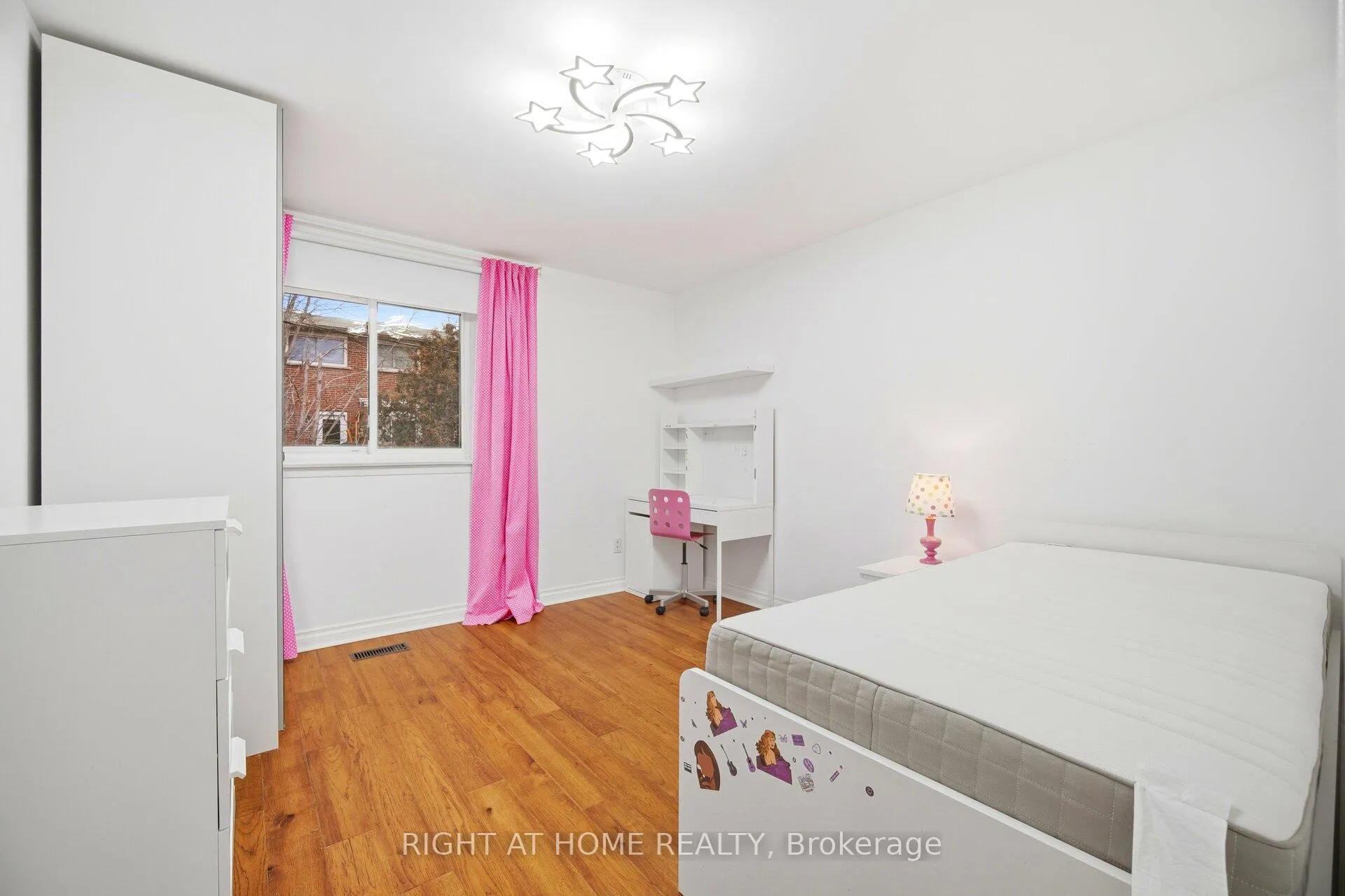 Photo 24 of 423 Melores Drive, Burlington, Appleby — HOMEH