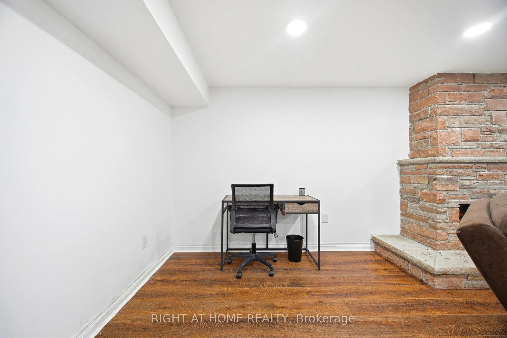 Photo 32 of 423 Melores Drive, Burlington, Appleby — HOMEH