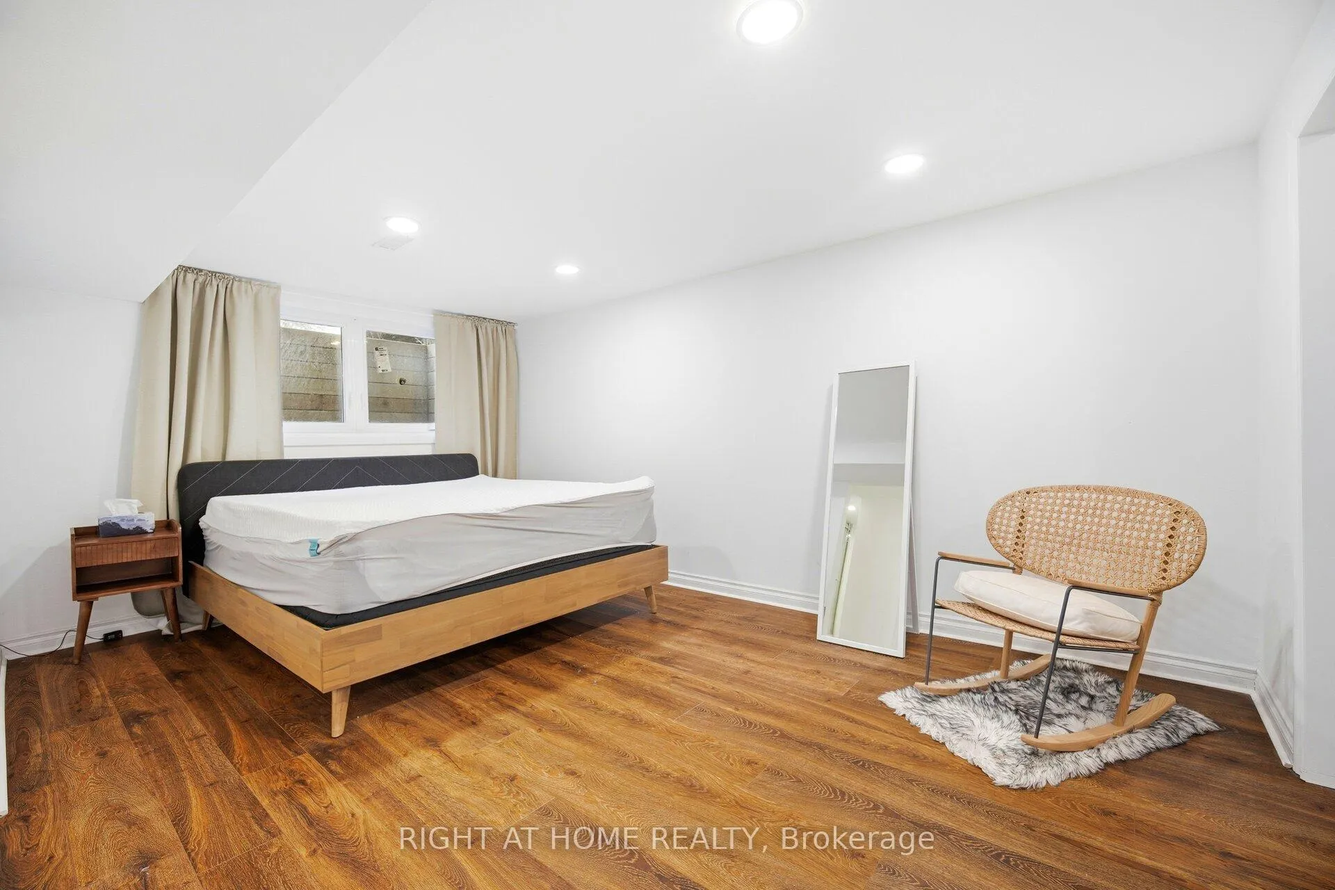 Photo 35 of 423 Melores Drive, Burlington, Appleby — HOMEH