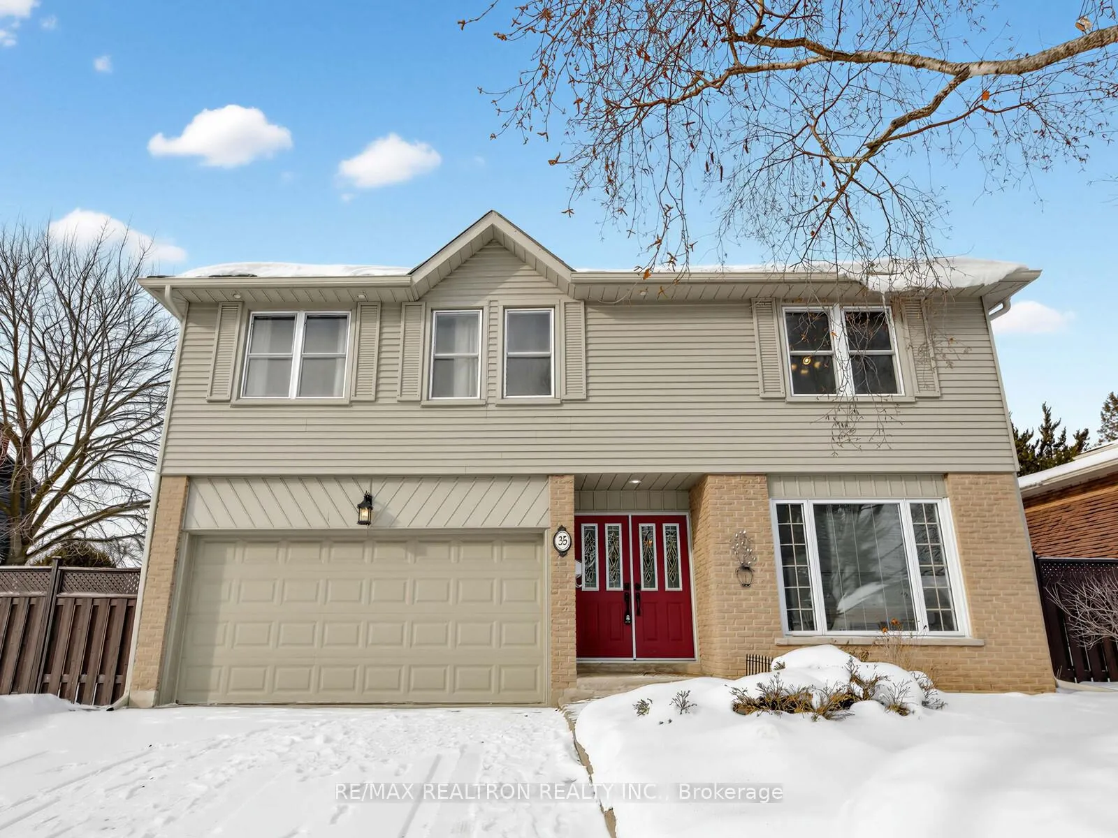 Photo 1 of 35 Sir Galahad Place, Markham, Markham Village — HOMEH