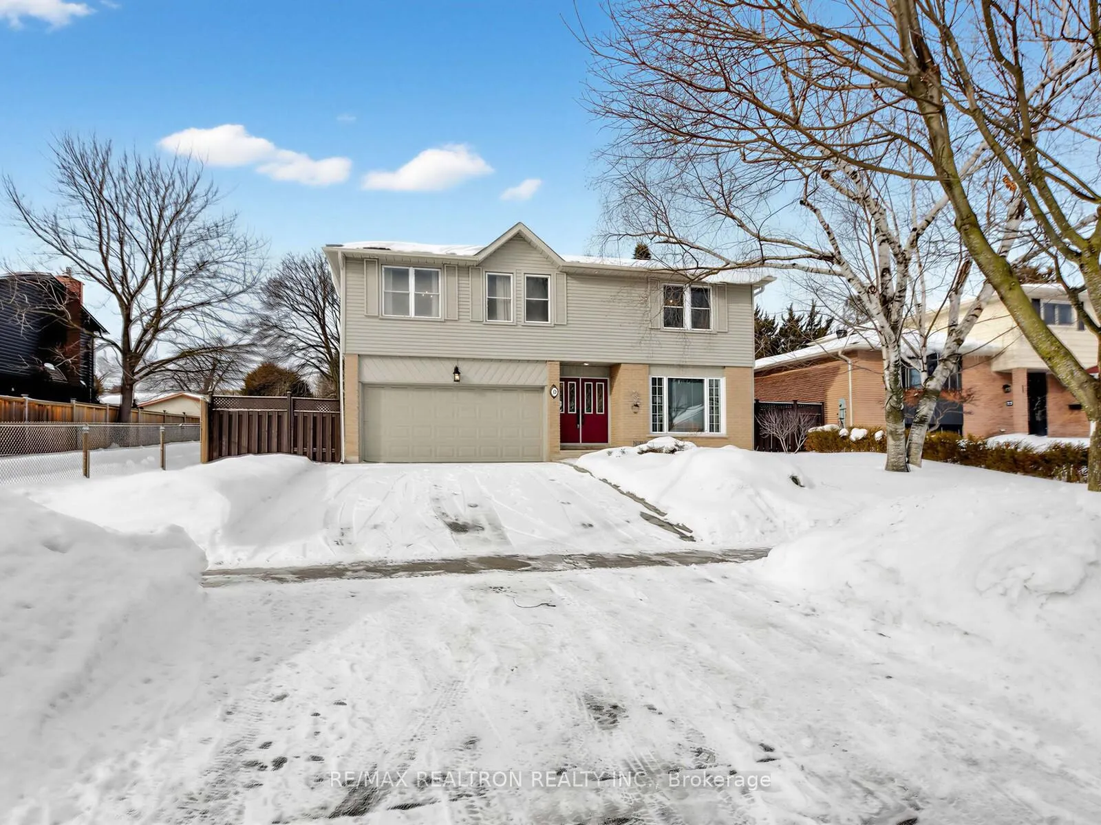 Photo 2 of 35 Sir Galahad Place, Markham, Markham Village — HOMEH