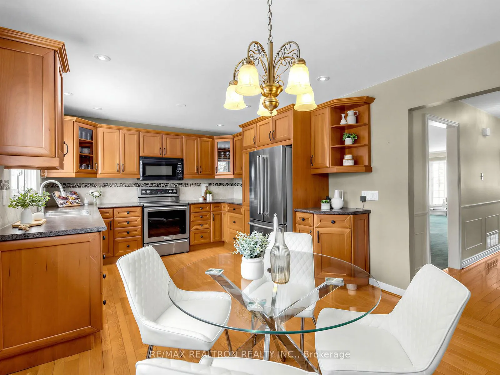 Photo 13 of 35 Sir Galahad Place, Markham, Markham Village — HOMEH
