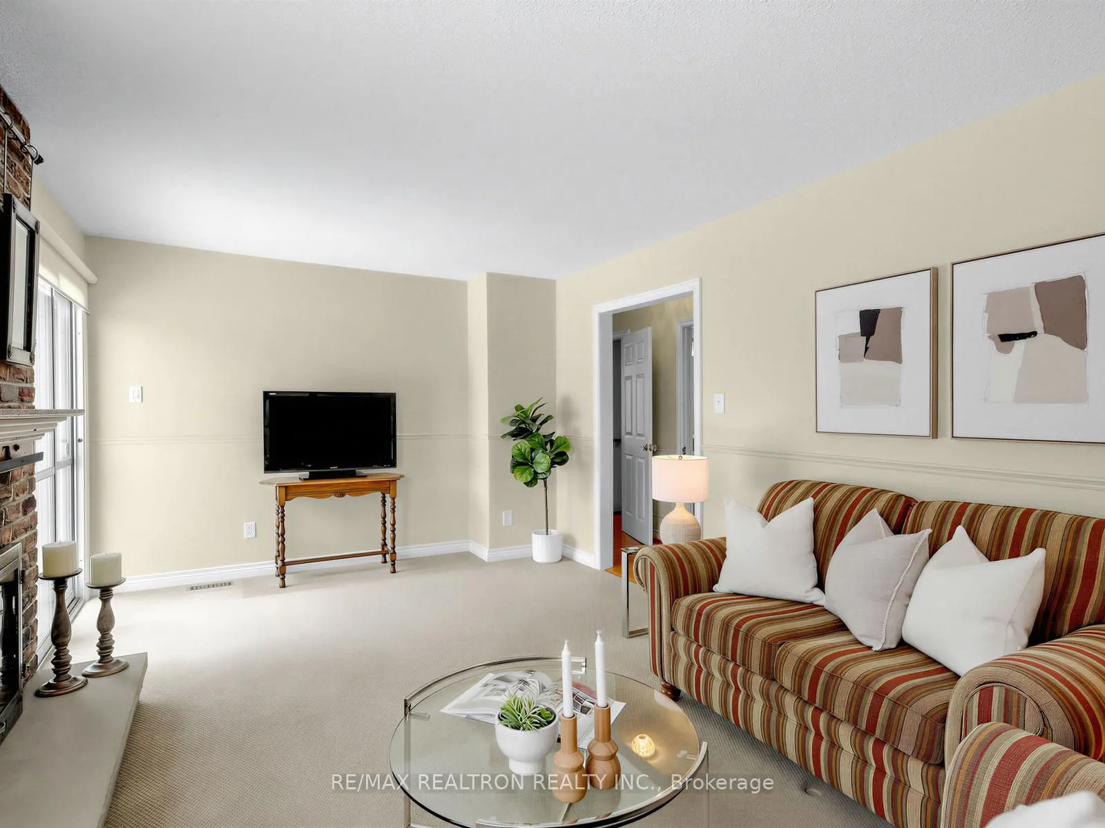 Photo 17 of 35 Sir Galahad Place, Markham, Markham Village — HOMEH