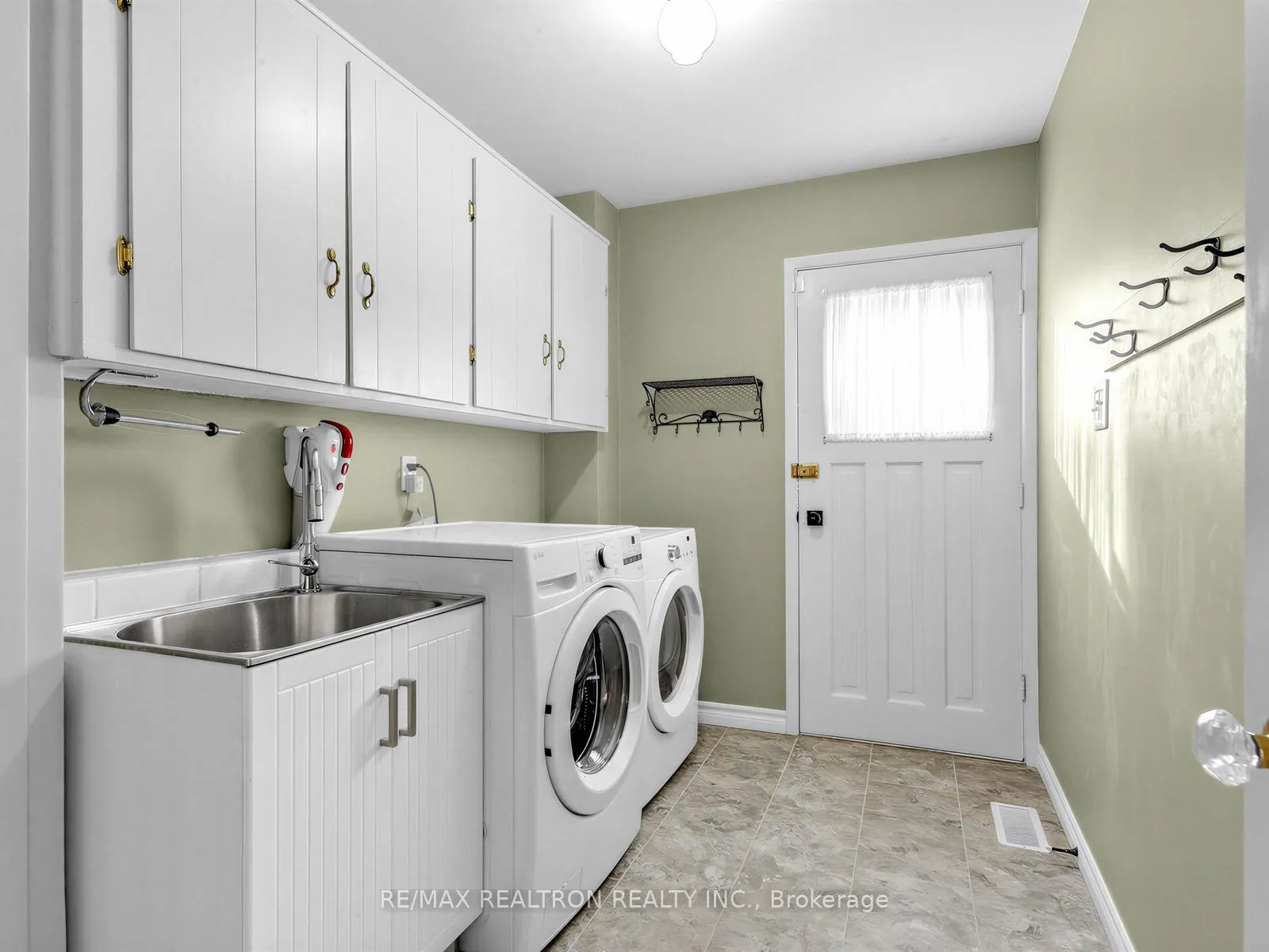 Photo 20 of 35 Sir Galahad Place, Markham, Markham Village — HOMEH