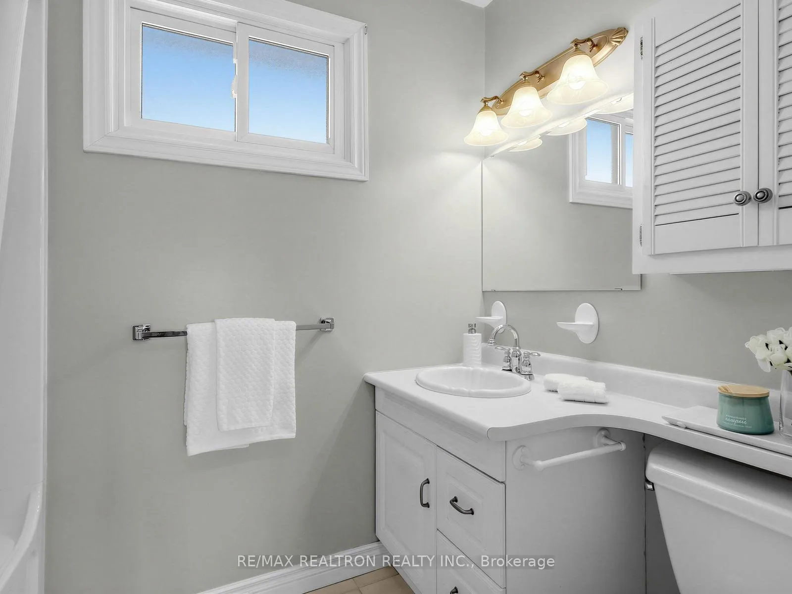 Photo 24 of 35 Sir Galahad Place, Markham, Markham Village — HOMEH