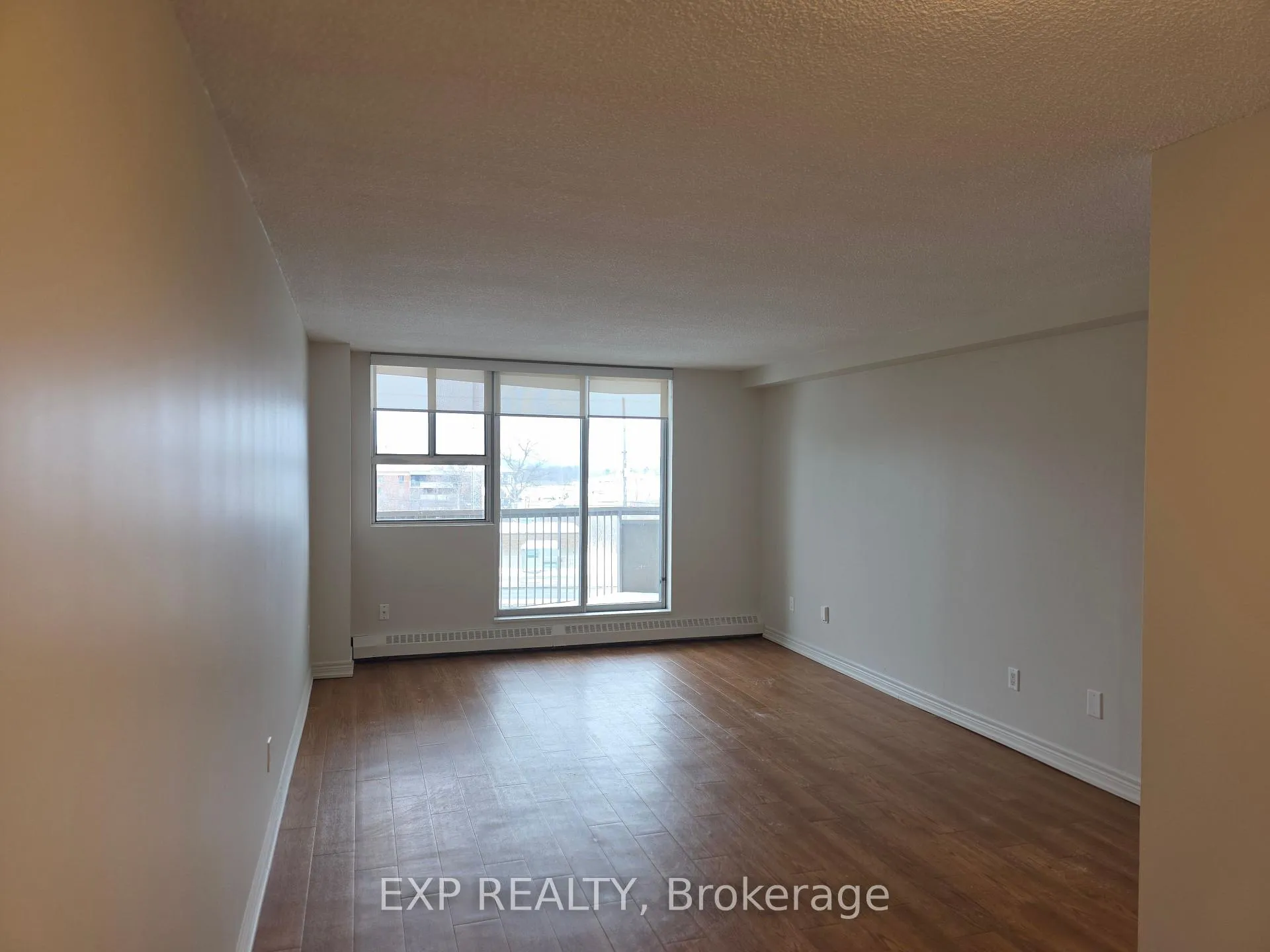 Photo 2 of Unit 511, 981 Gulf Place, Ottawa, Overbrook/Castle Heights — HOMEH