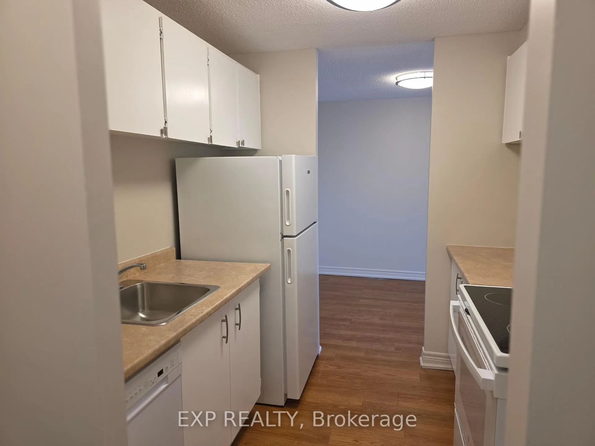 Photo 3 of Unit 511, 981 Gulf Place, Ottawa, Overbrook/Castle Heights — HOMEH
