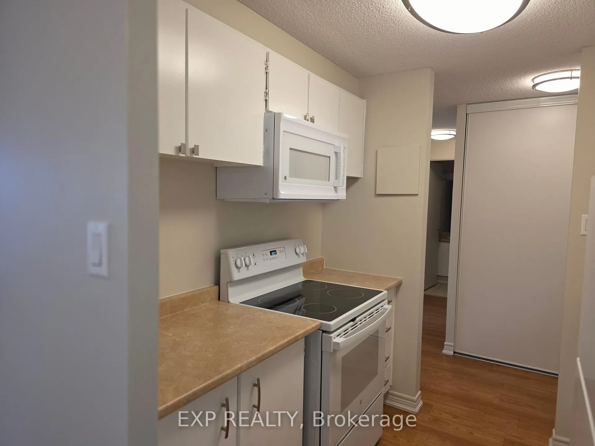 Photo 4 of Unit 511, 981 Gulf Place, Ottawa, Overbrook/Castle Heights — HOMEH