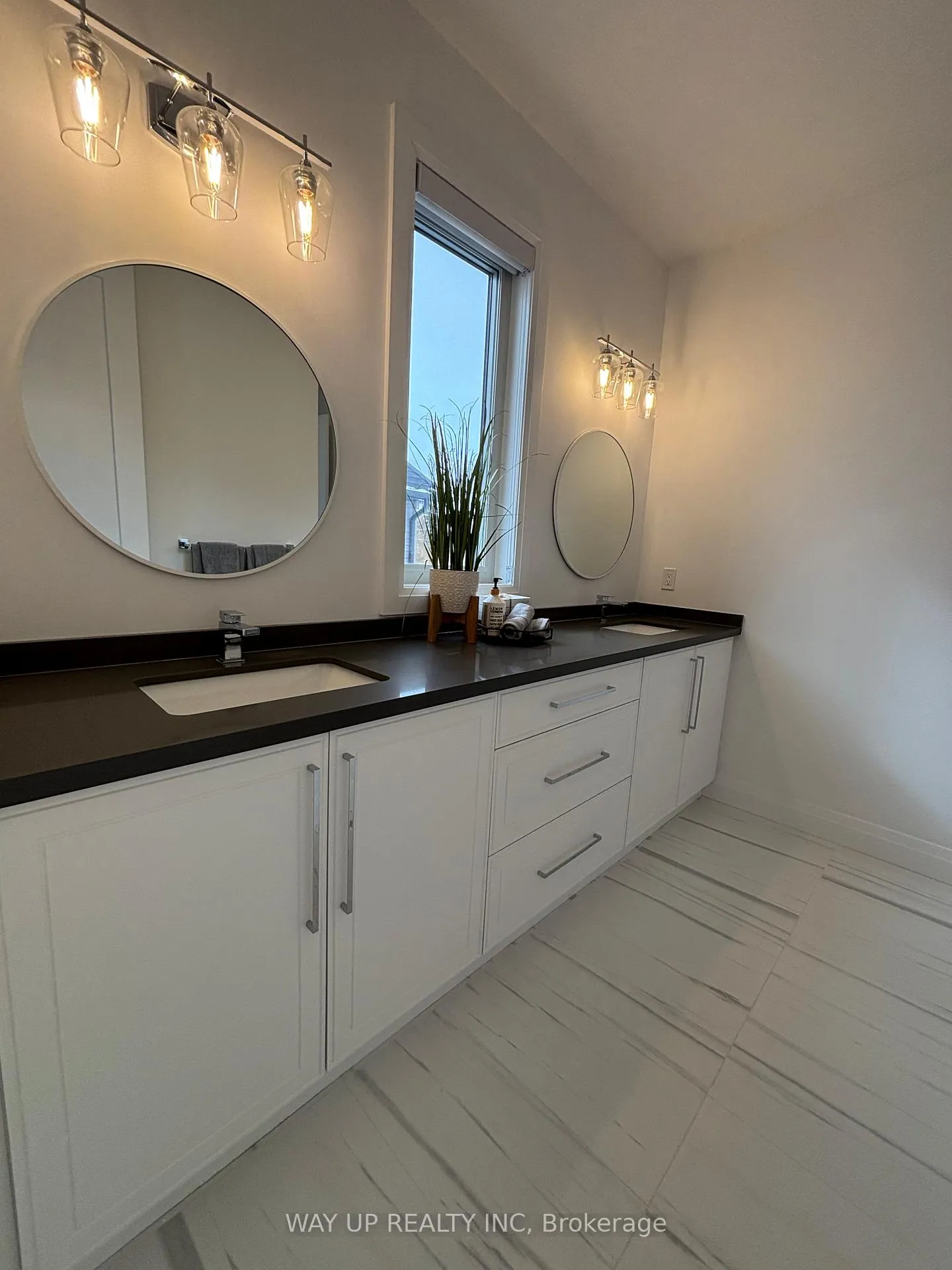 Photo 36 of 442 Warner Terrace, London, North R — HOMEH