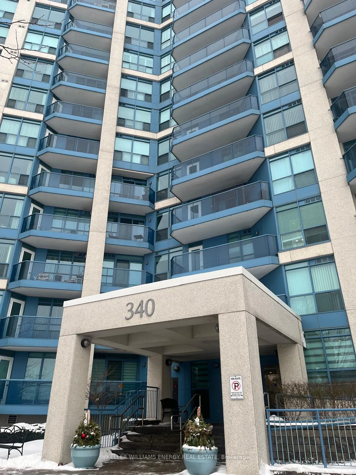 Front of Unit 419, 340 Watson Street W