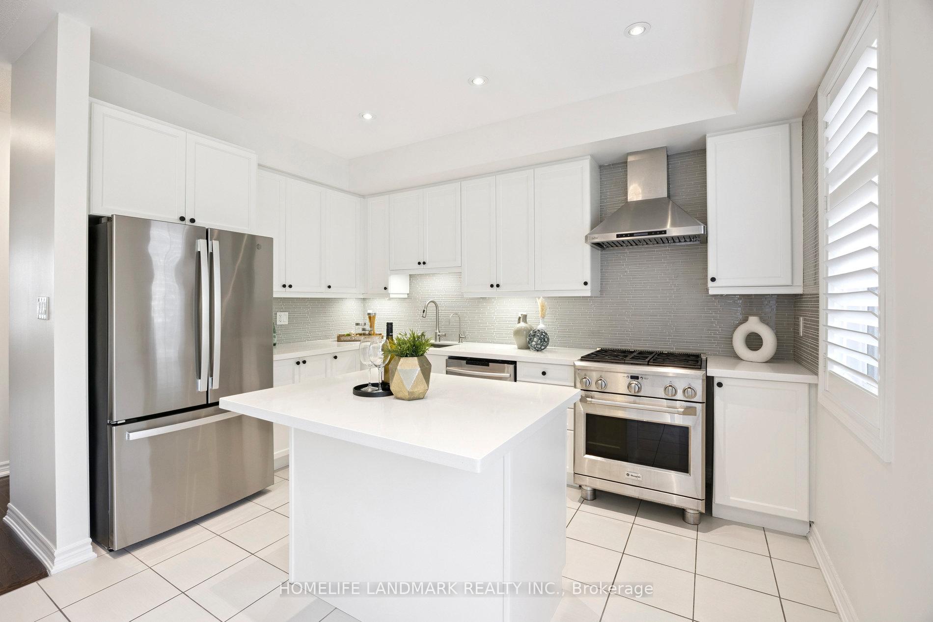 Photo 16 of 56 Donald Buttress Boulevard W, Markham, Cathedraltown — HOMEH