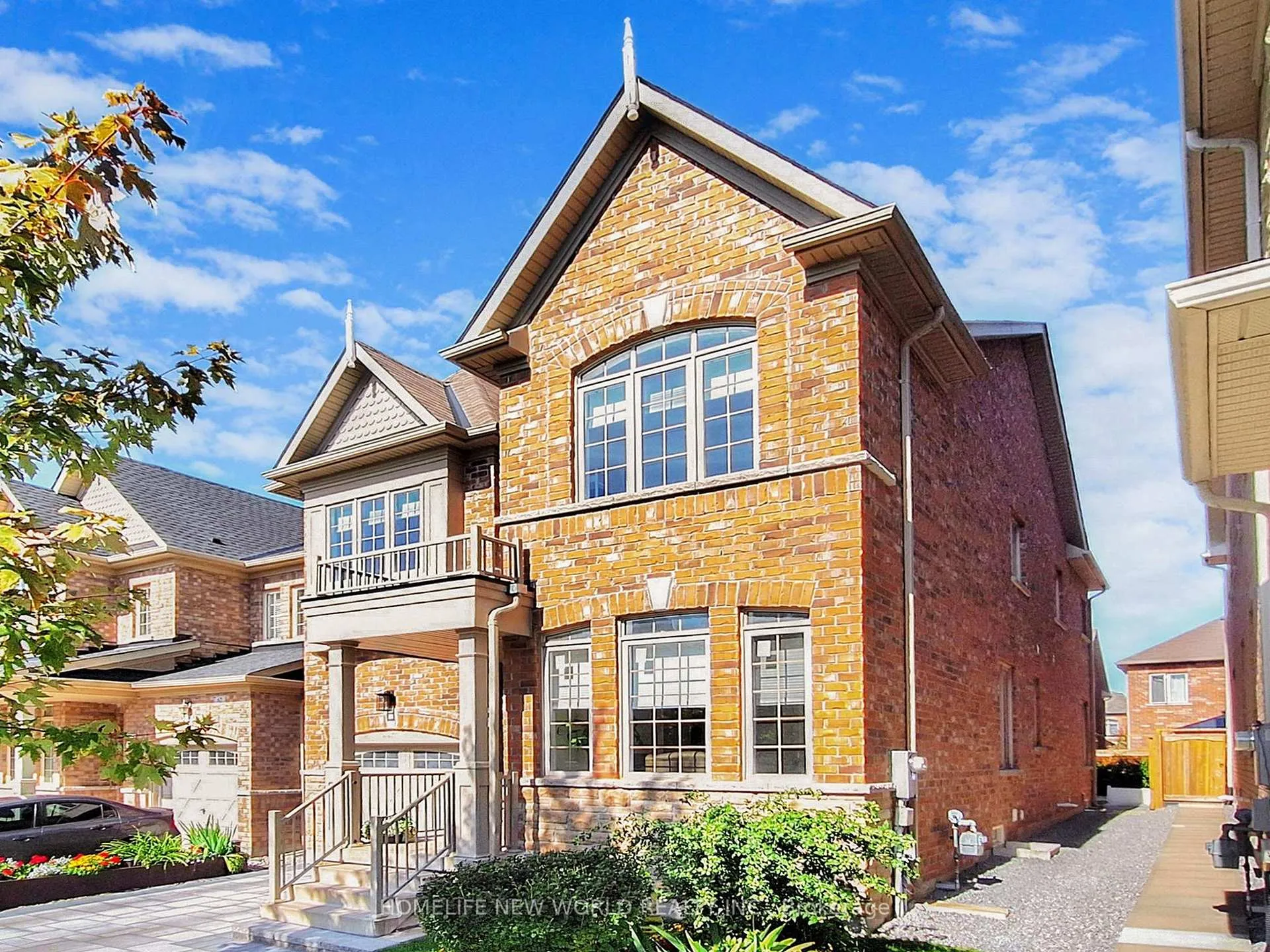 Photo 2 of 64 Henry Bauer Avenue, Markham, Berczy — HOMEH