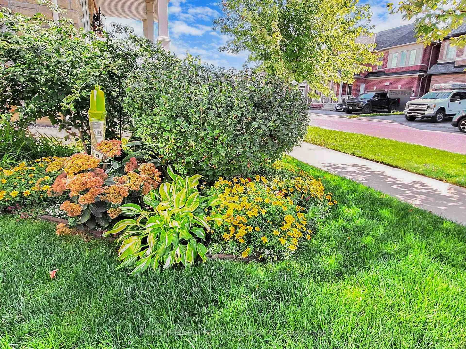 Photo 5 of 64 Henry Bauer Avenue, Markham, Berczy — HOMEH