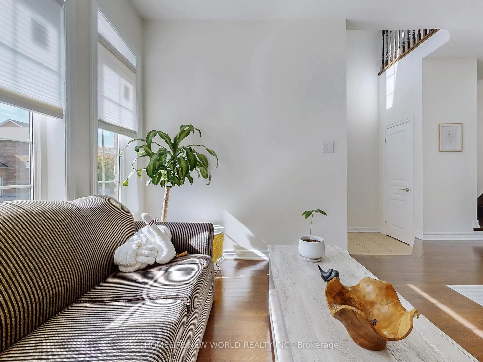 Photo 8 of 64 Henry Bauer Avenue, Markham, Berczy — HOMEH