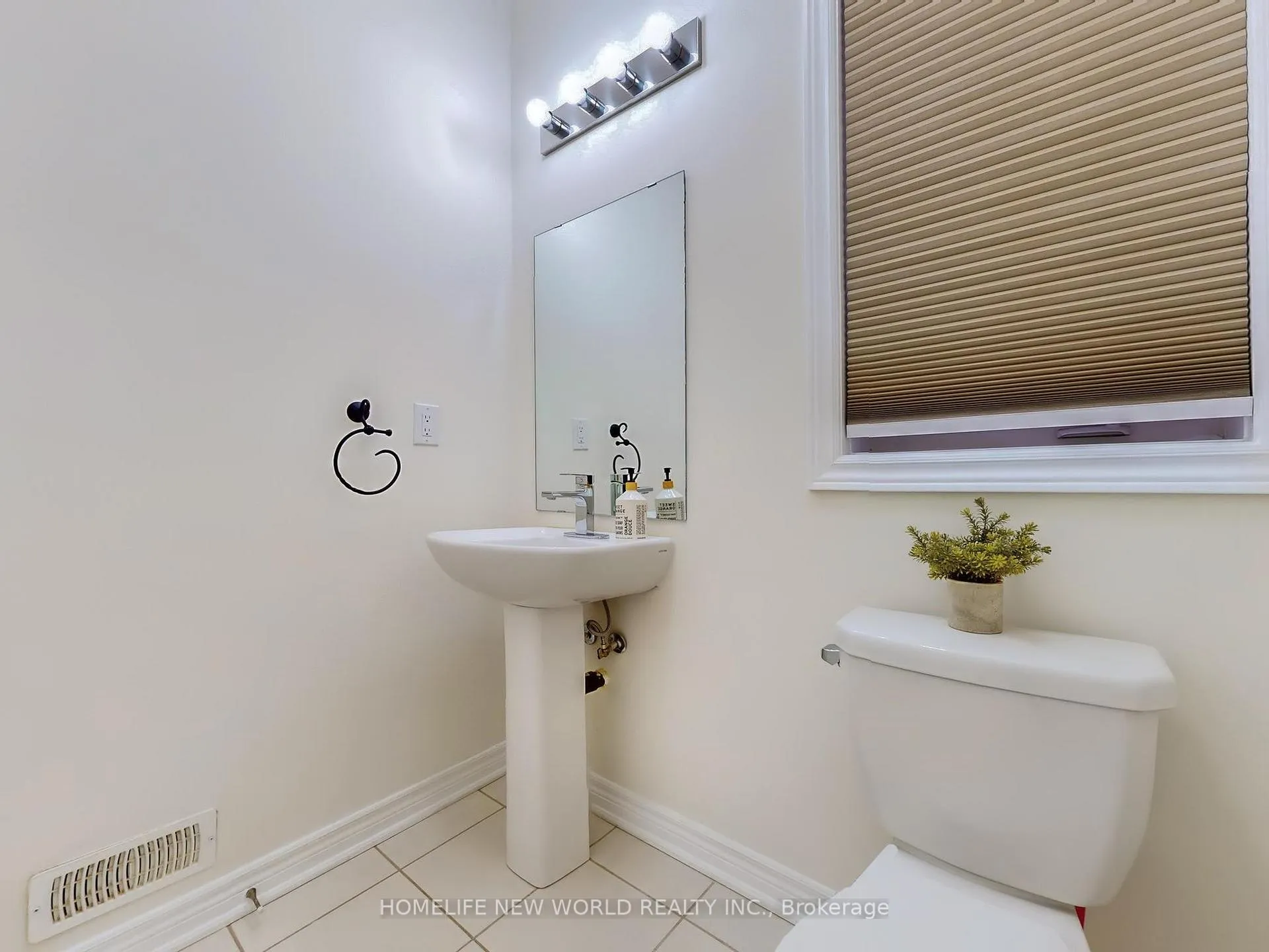 Photo 24 of 64 Henry Bauer Avenue, Markham, Berczy — HOMEH
