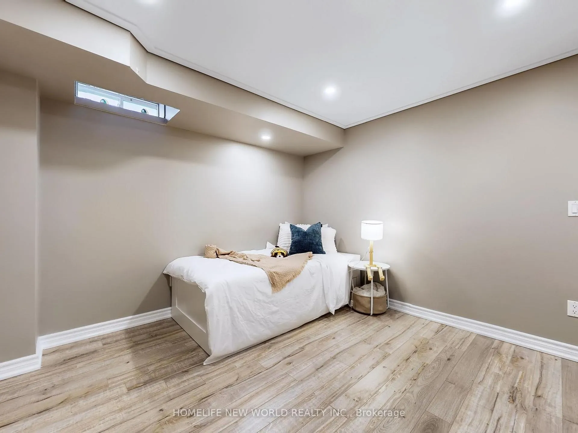 Photo 43 of 64 Henry Bauer Avenue, Markham, Berczy — HOMEH