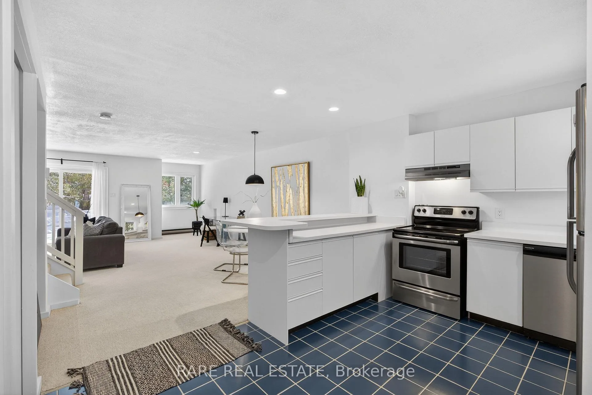 Photo 8 of 548 Oxbow Crescent, Collingwood — HOMEH