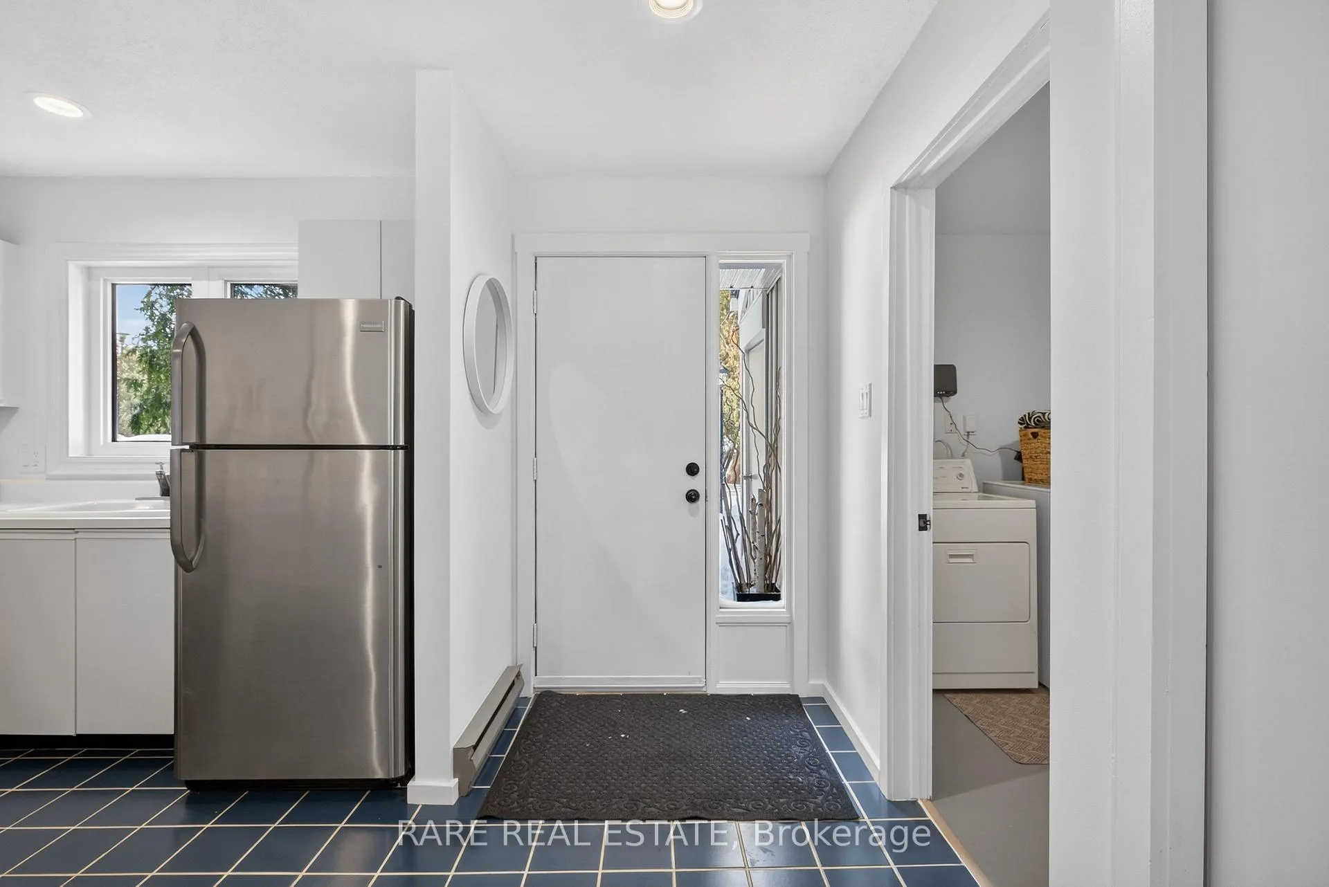 Photo 9 of 548 Oxbow Crescent, Collingwood — HOMEH