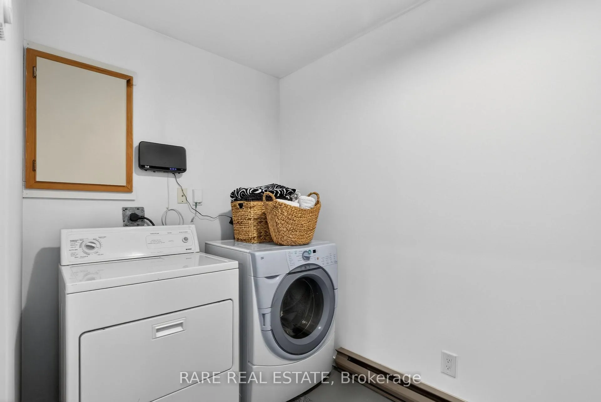Photo 10 of 548 Oxbow Crescent, Collingwood — HOMEH