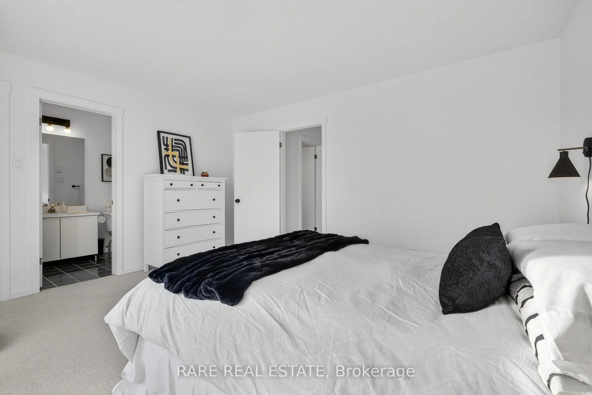 Photo 32 of 548 Oxbow Crescent, Collingwood — HOMEH