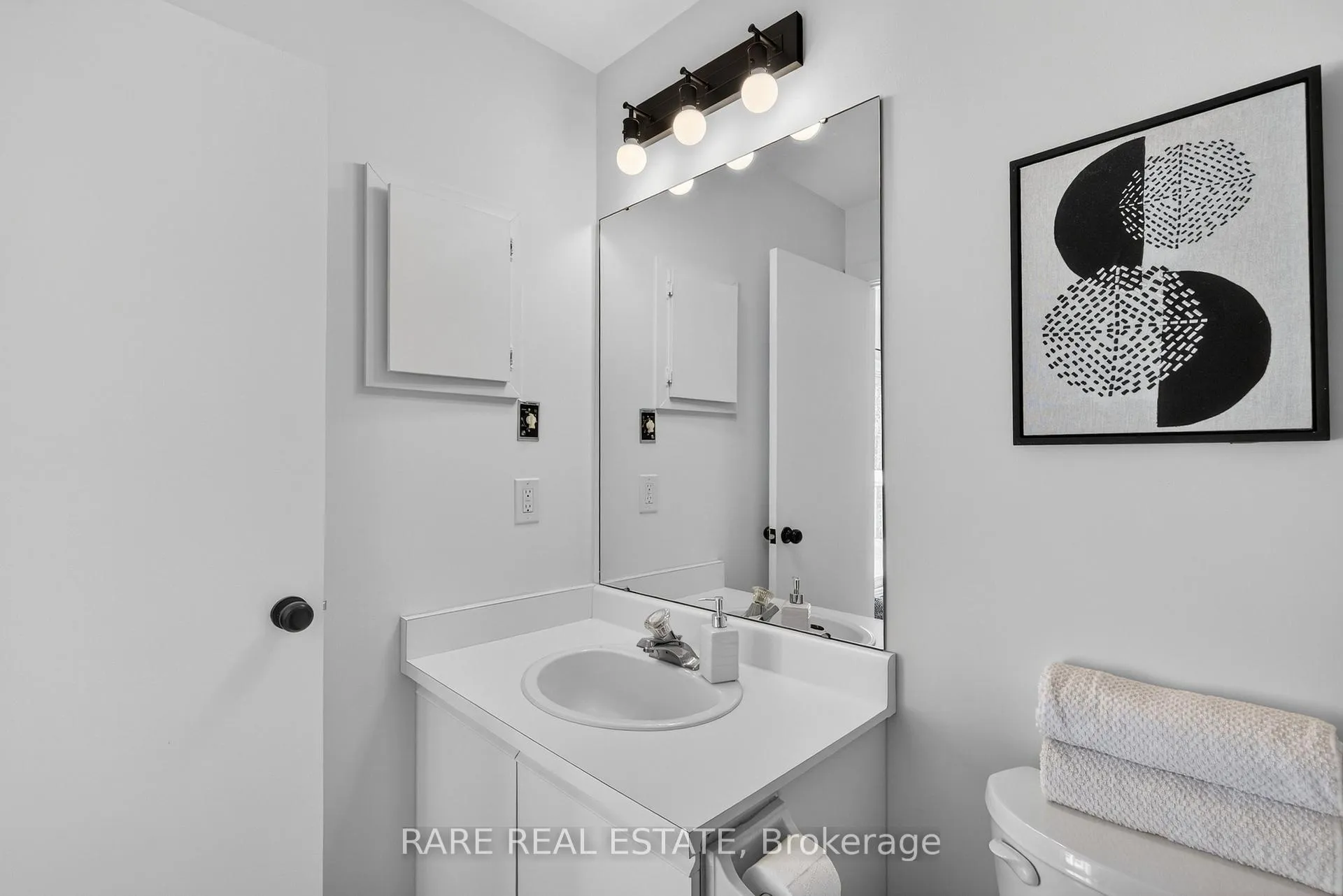 Photo 34 of 548 Oxbow Crescent, Collingwood — HOMEH