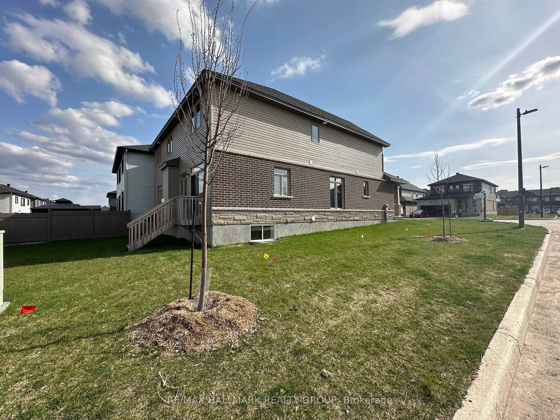 Photo 2 of 724 Odyssey Way, Ottawa, Leitrim — HOMEH
