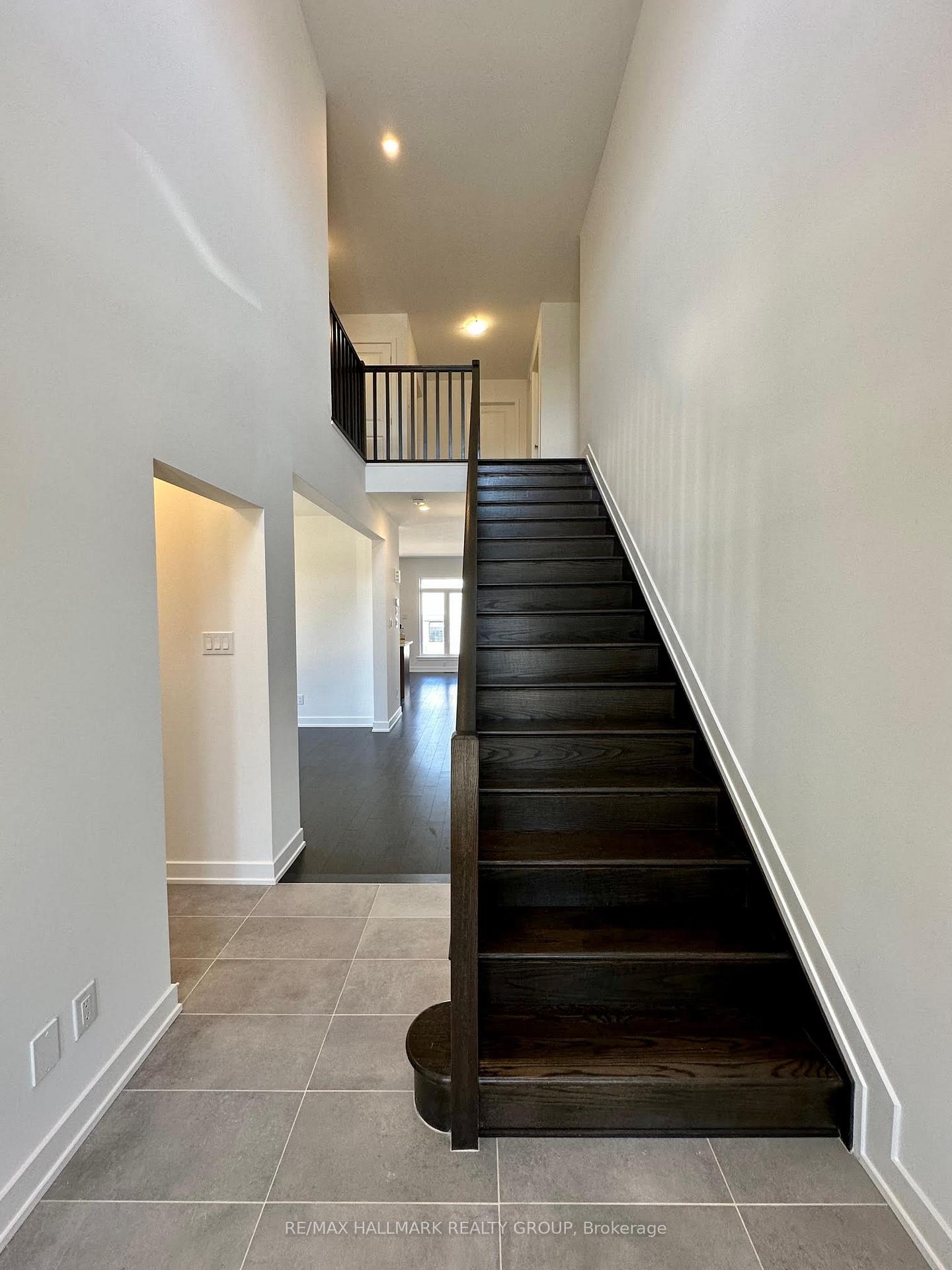 Photo 3 of 724 Odyssey Way, Ottawa, Leitrim — HOMEH