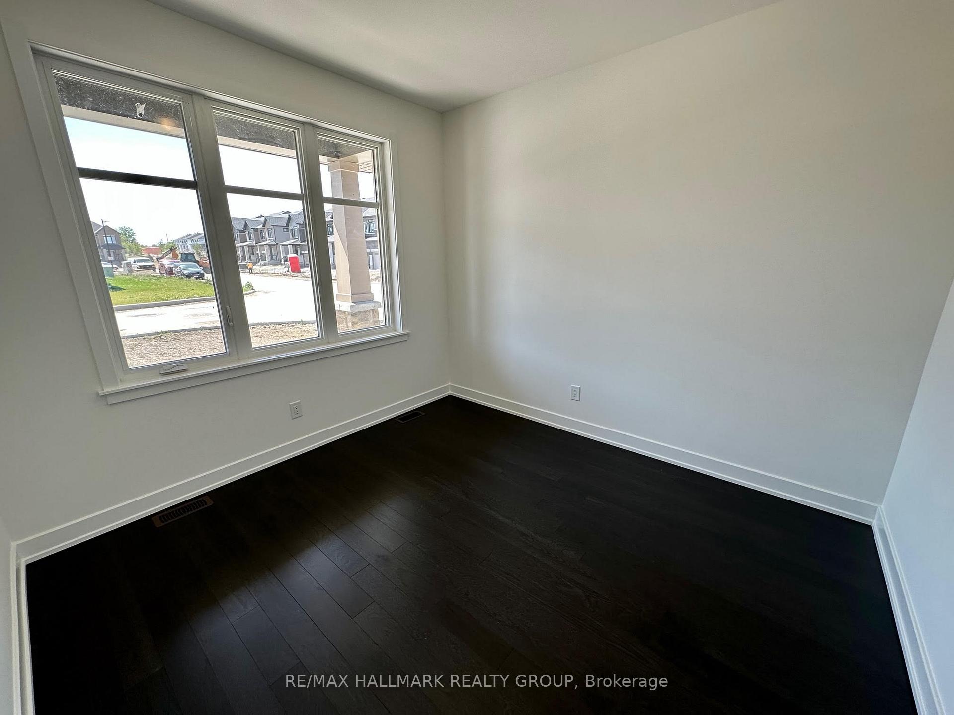 Photo 4 of 724 Odyssey Way, Ottawa, Leitrim — HOMEH