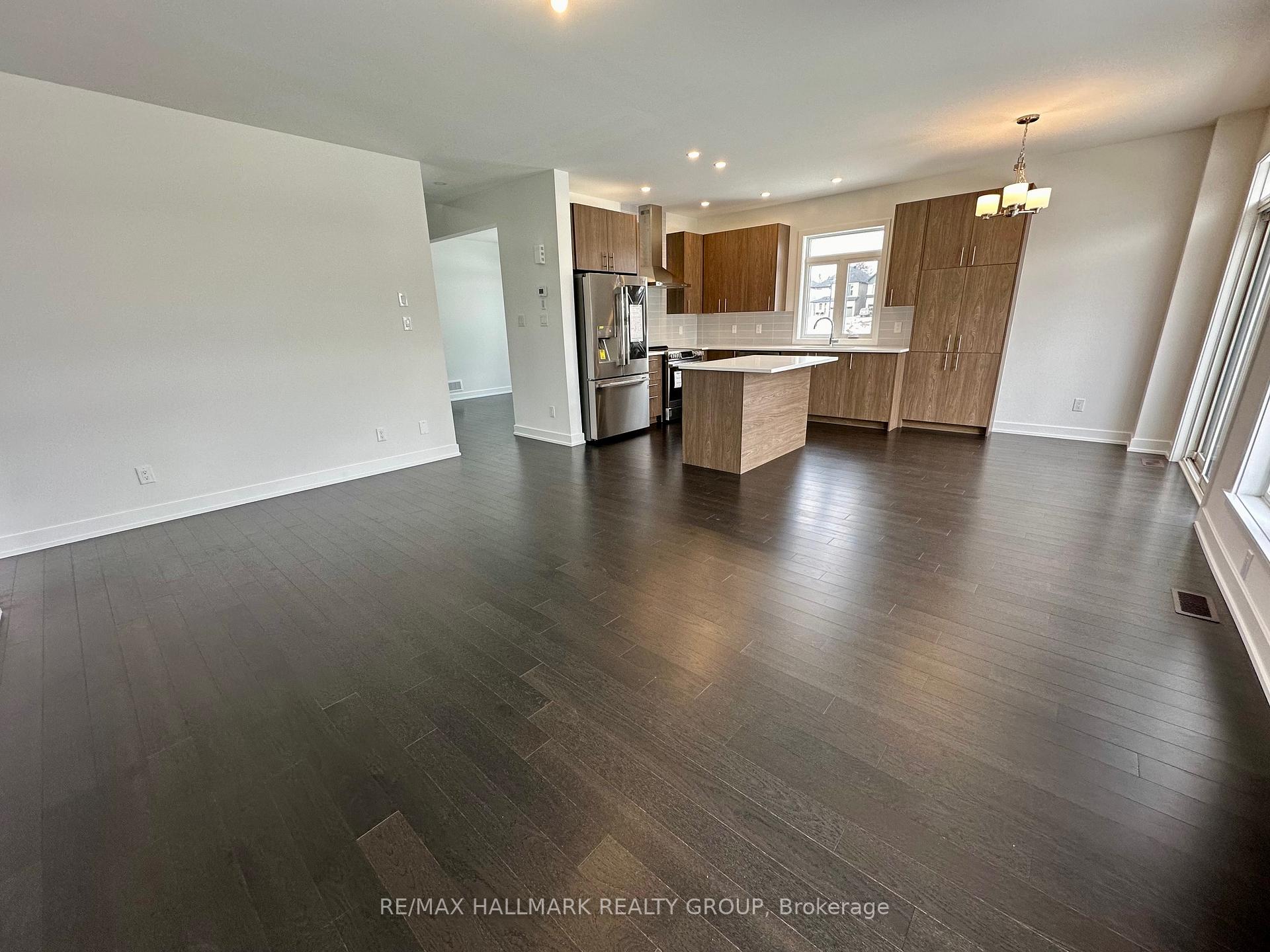 Photo 8 of 724 Odyssey Way, Ottawa, Leitrim — HOMEH