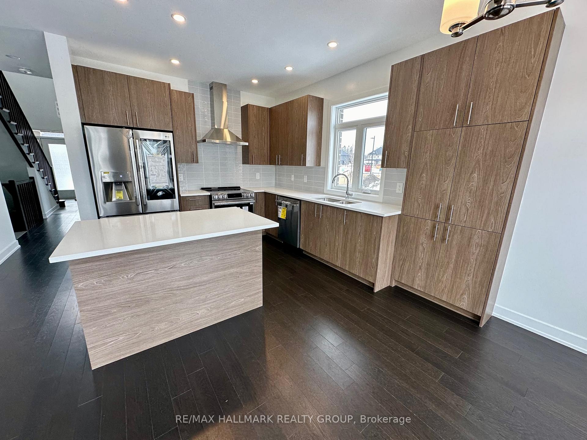 Photo 9 of 724 Odyssey Way, Ottawa, Leitrim — HOMEH