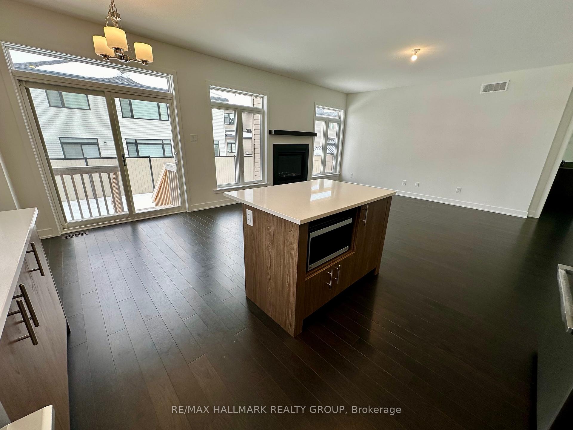 Photo 11 of 724 Odyssey Way, Ottawa, Leitrim — HOMEH