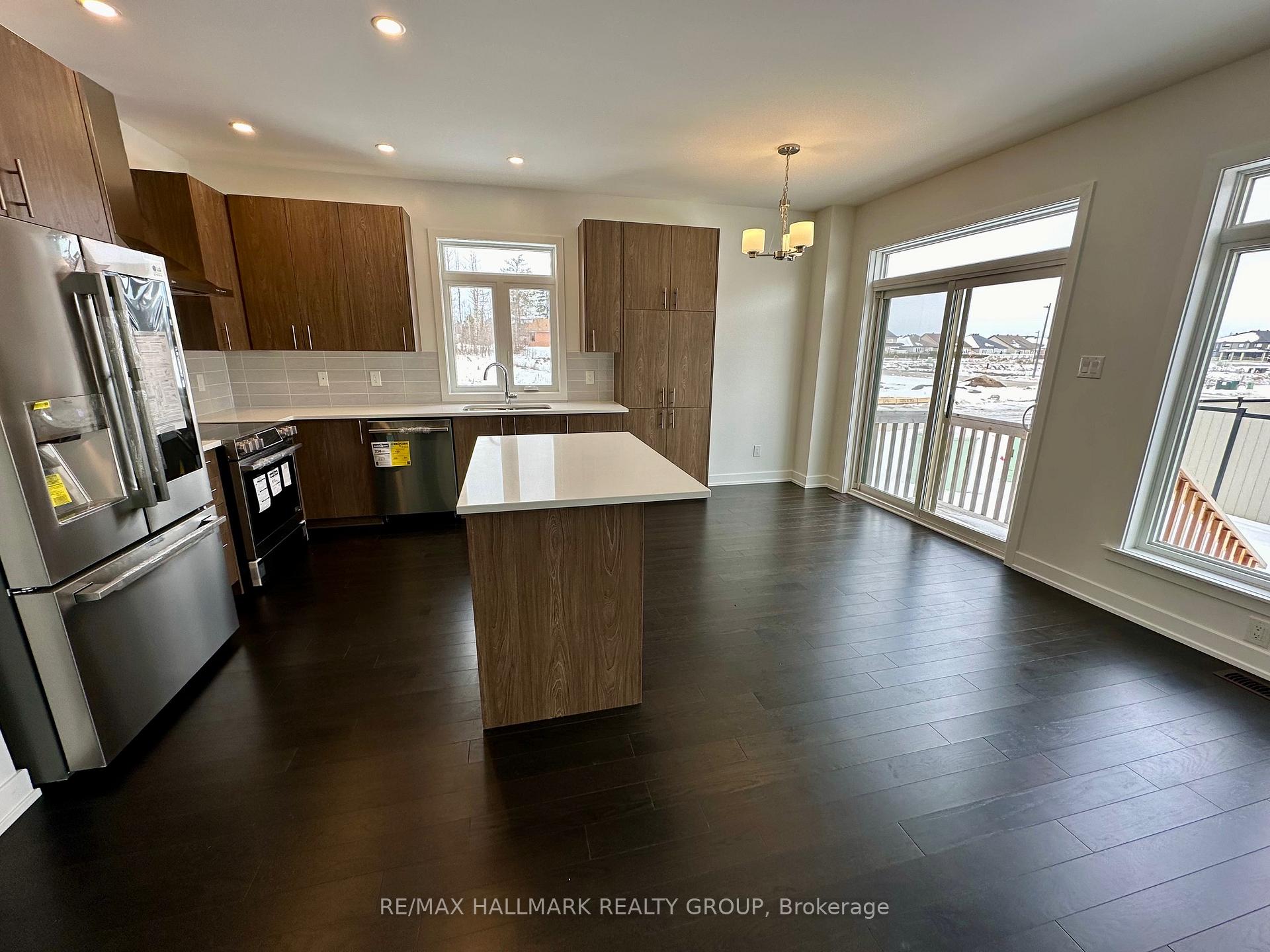 Photo 13 of 724 Odyssey Way, Ottawa, Leitrim — HOMEH