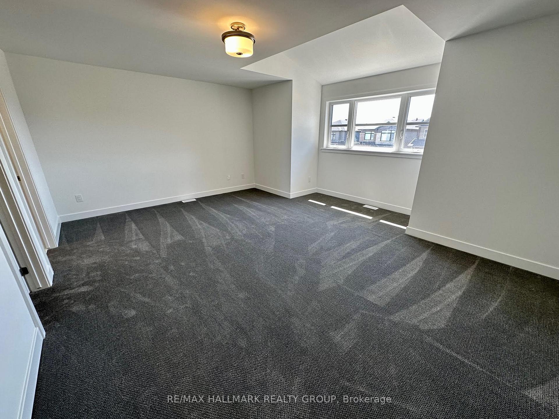 Photo 17 of 724 Odyssey Way, Ottawa, Leitrim — HOMEH