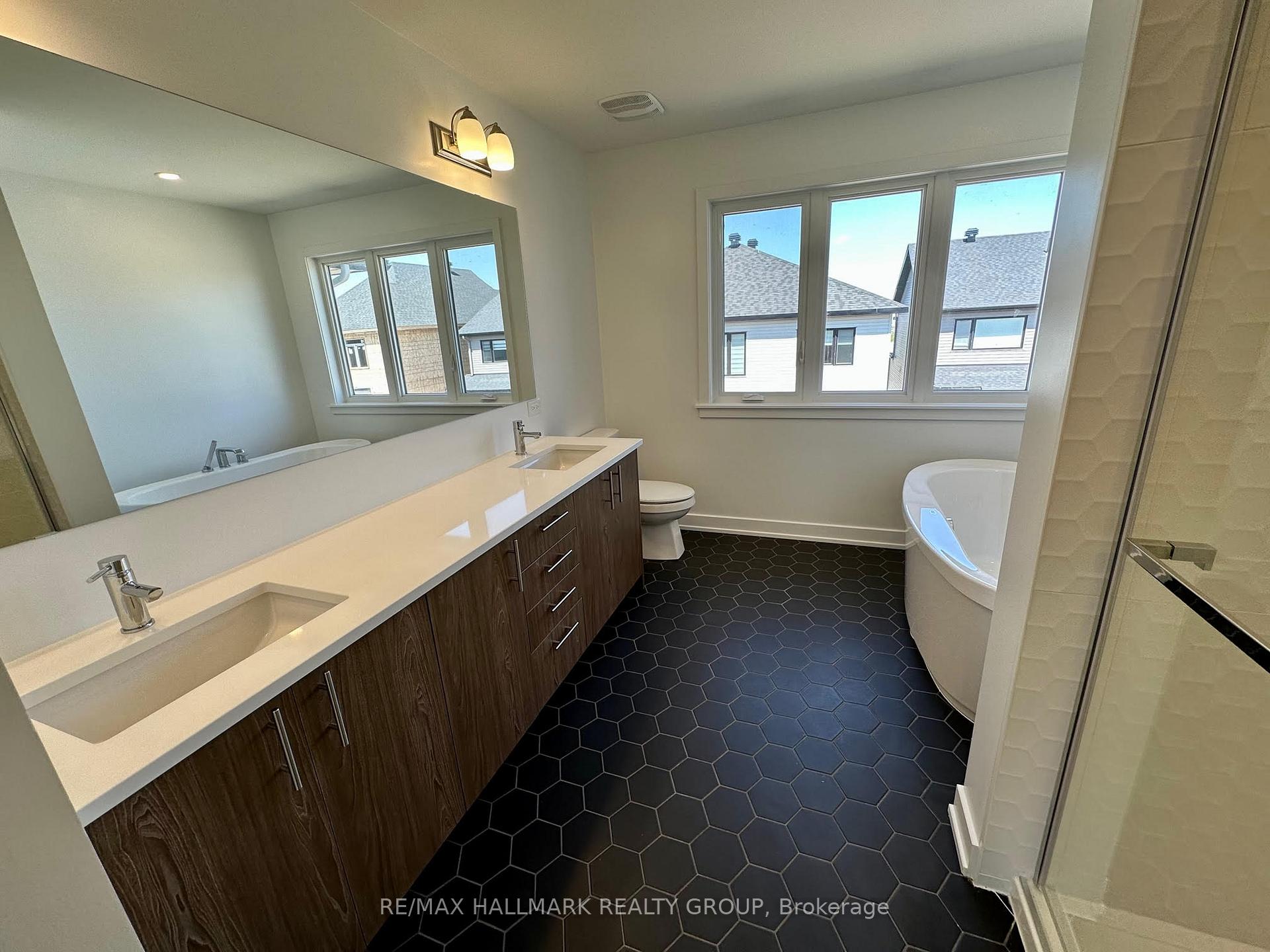 Photo 18 of 724 Odyssey Way, Ottawa, Leitrim — HOMEH